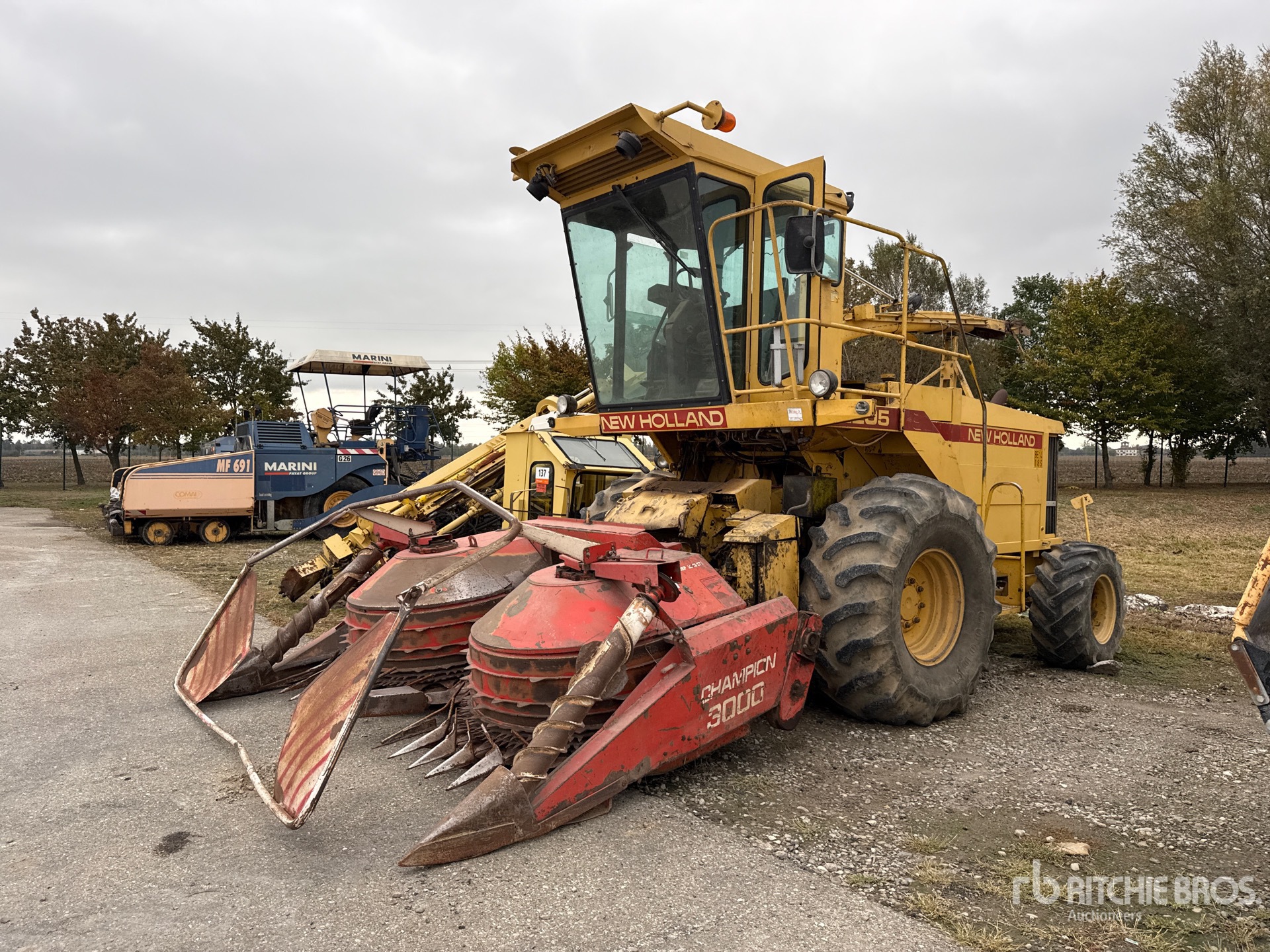 Photo of New Holland 2205