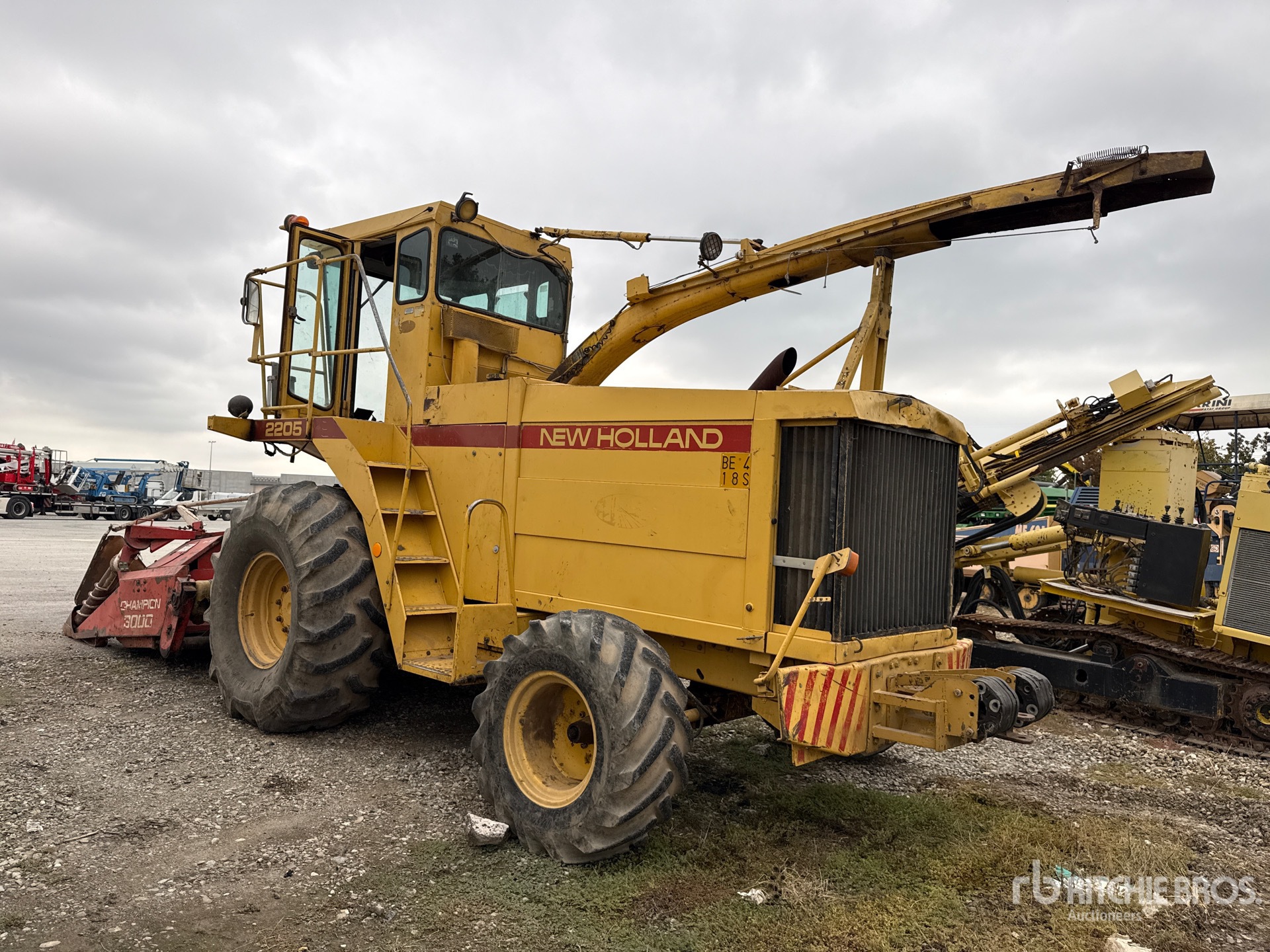 New Holland 2205