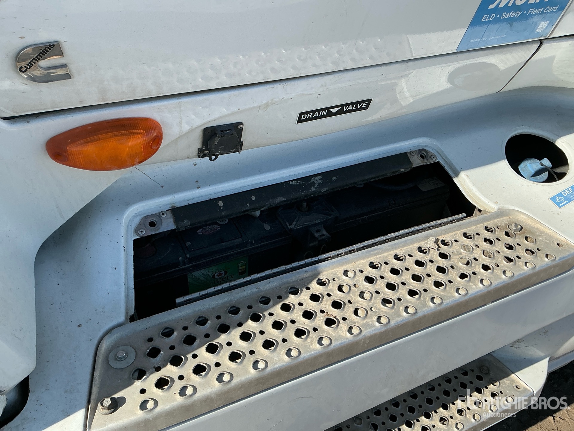 2023 International LT625