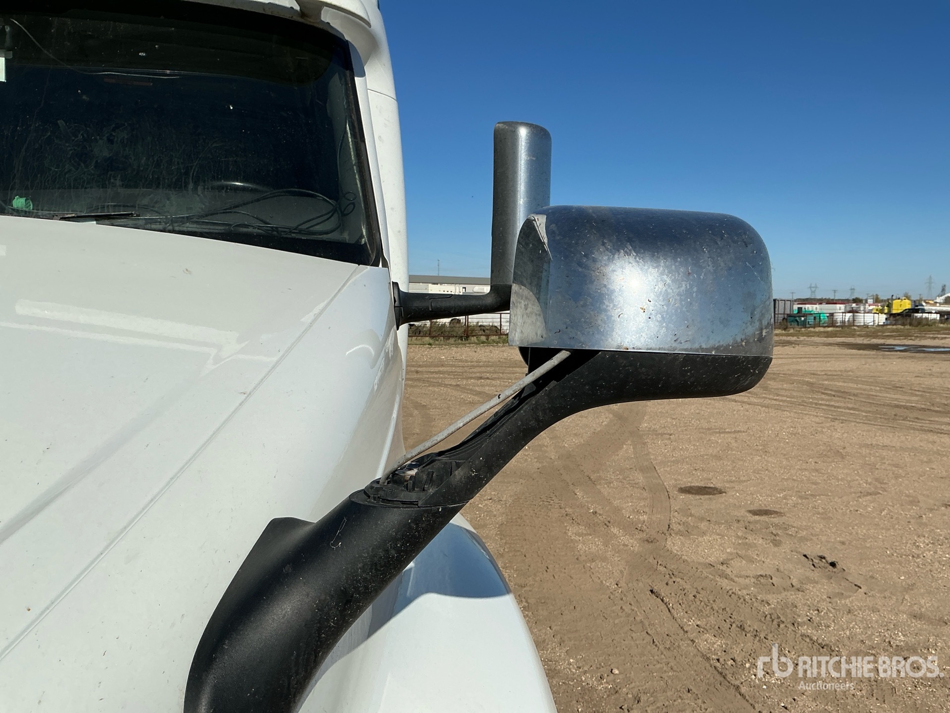 2023 International LT625