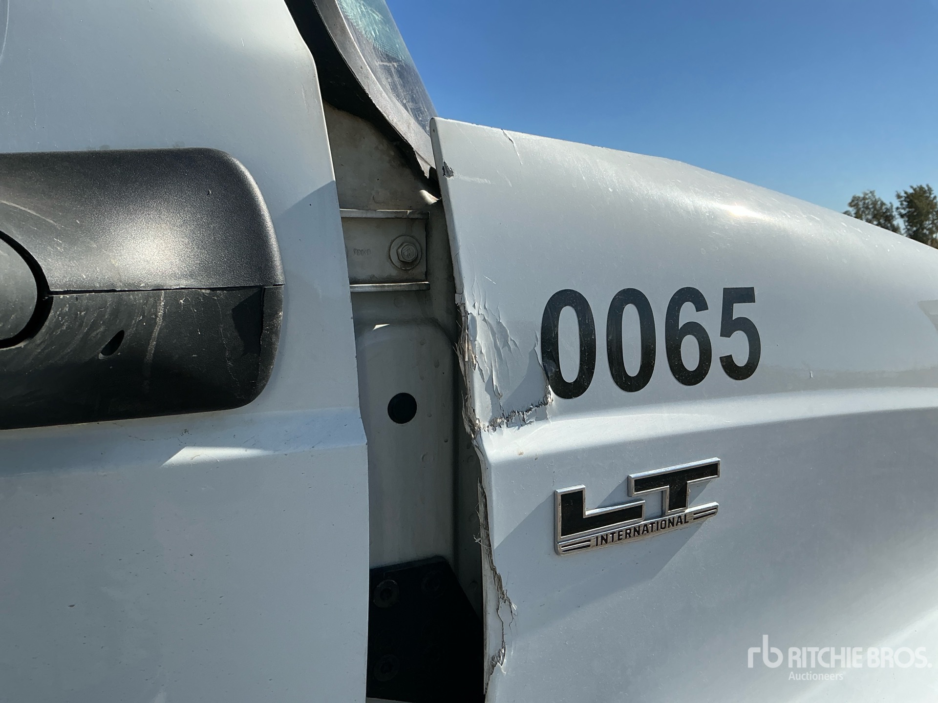 2023 International LT625
