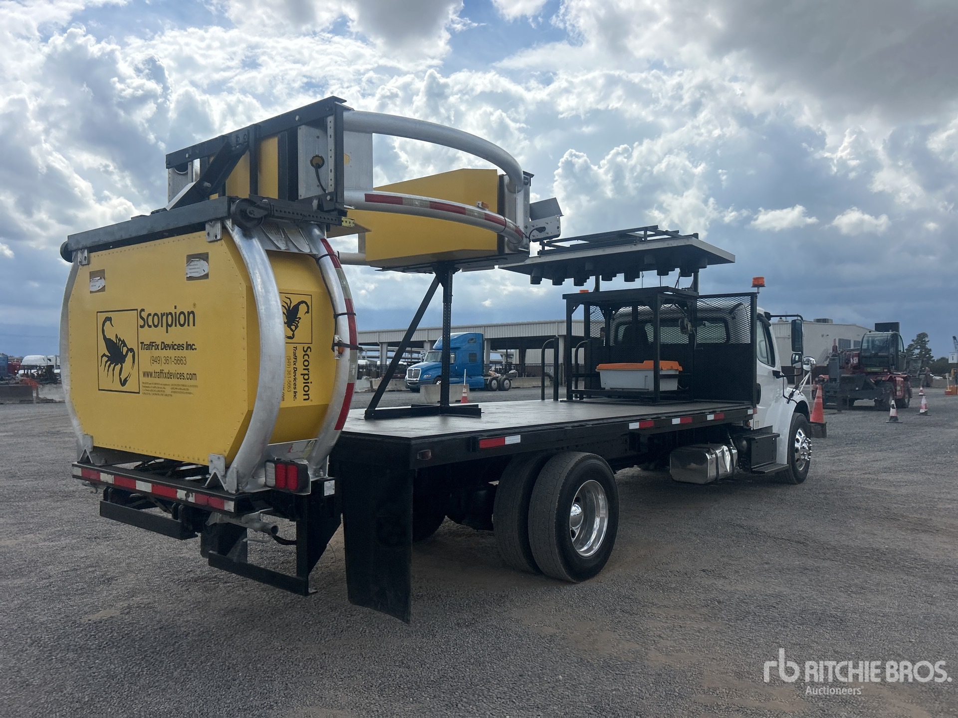 2019 Freightliner M2 106