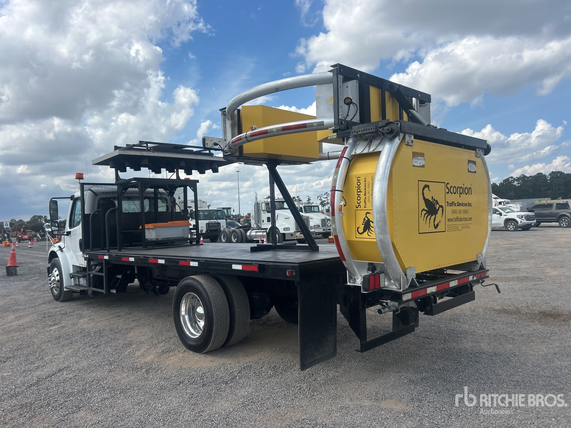 2019 Freightliner M2 106