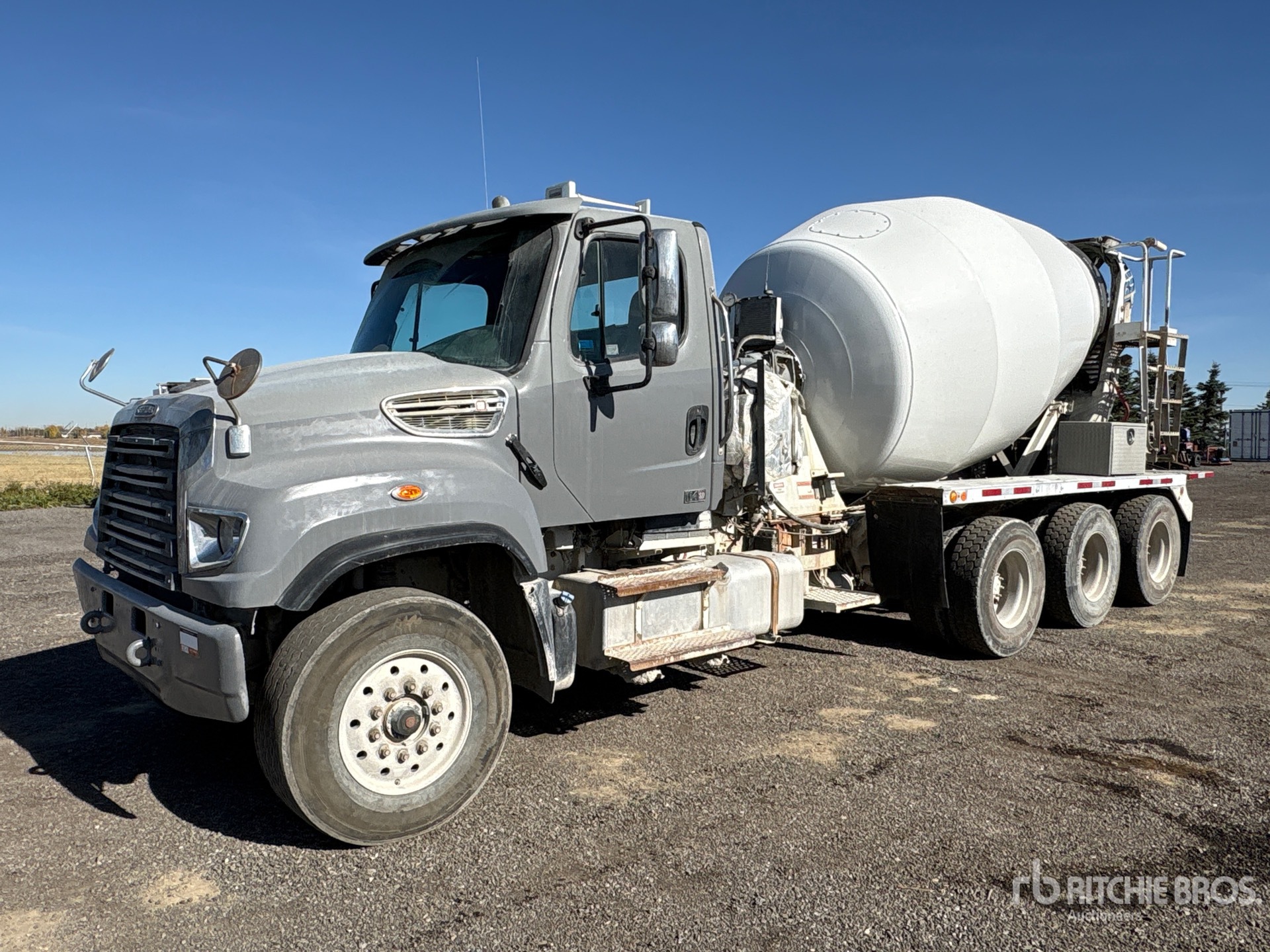 Photo of 2012 Freightliner 114 SD