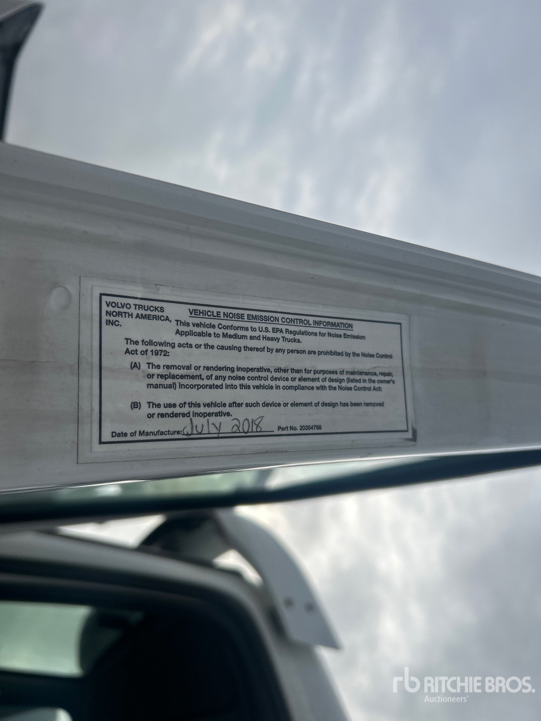 2019 Volvo VNR64T