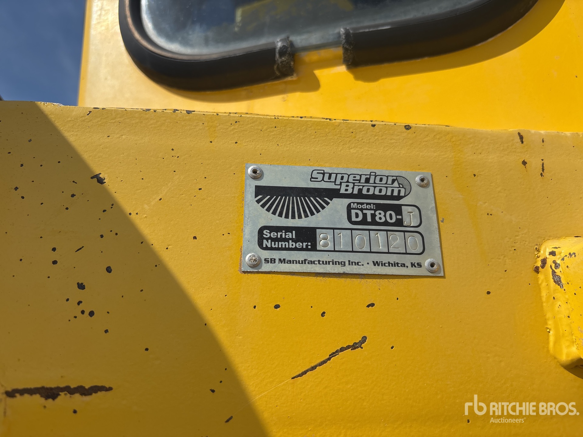 2010 Superior Broom DT80J