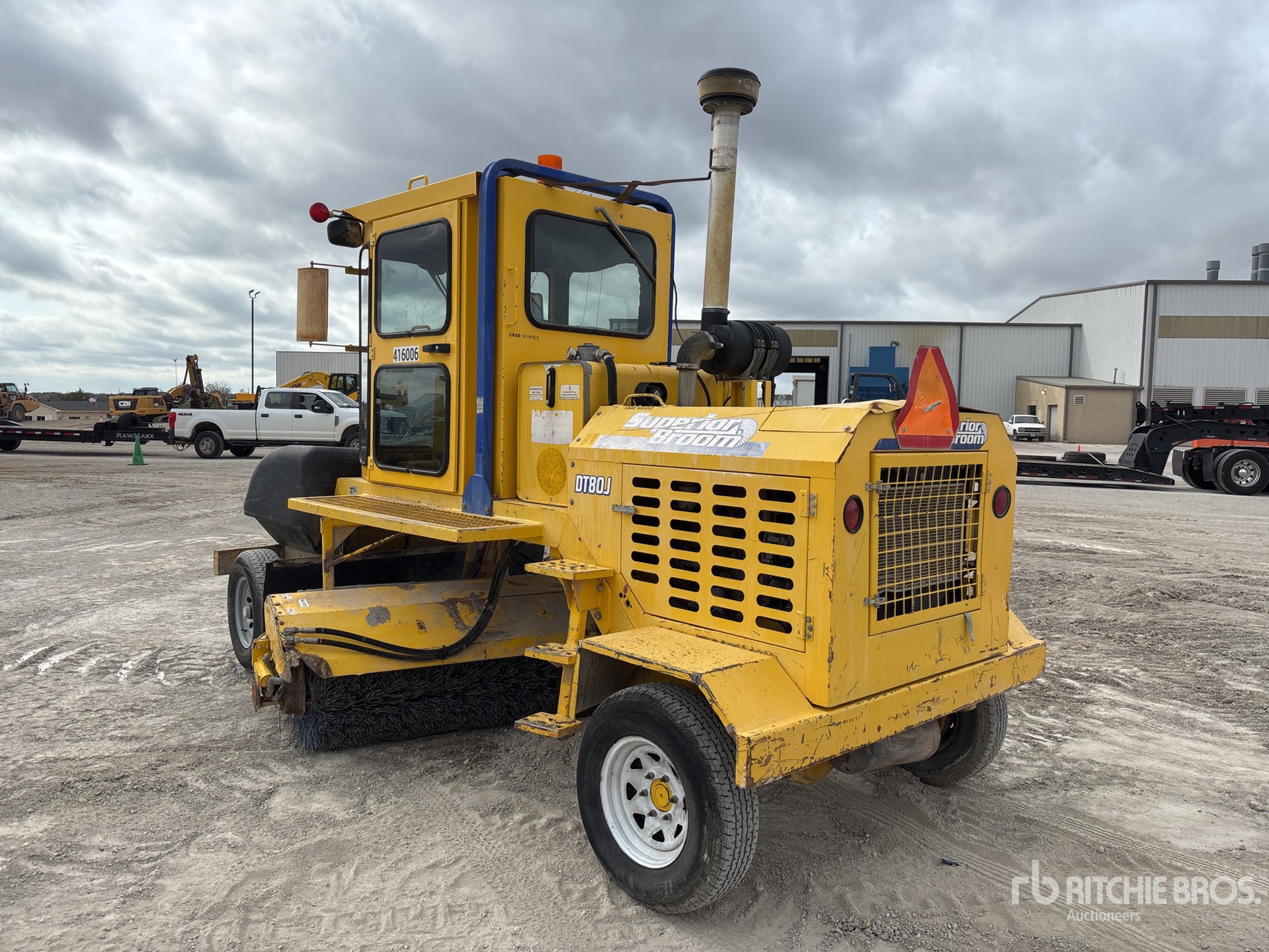 2010 Superior Broom DT80J