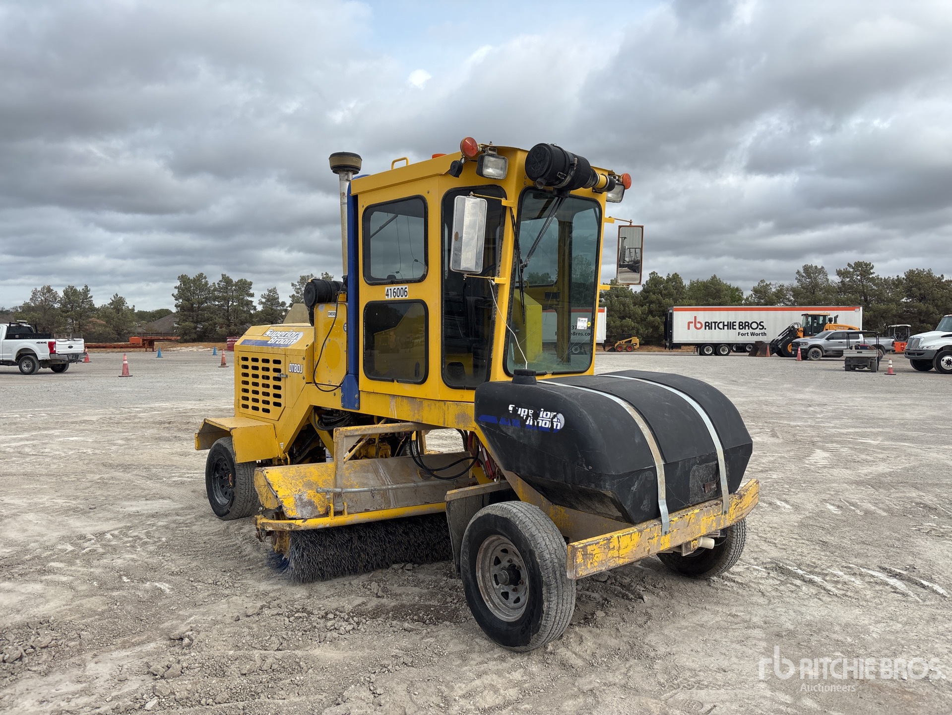 2010 Superior Broom DT80J