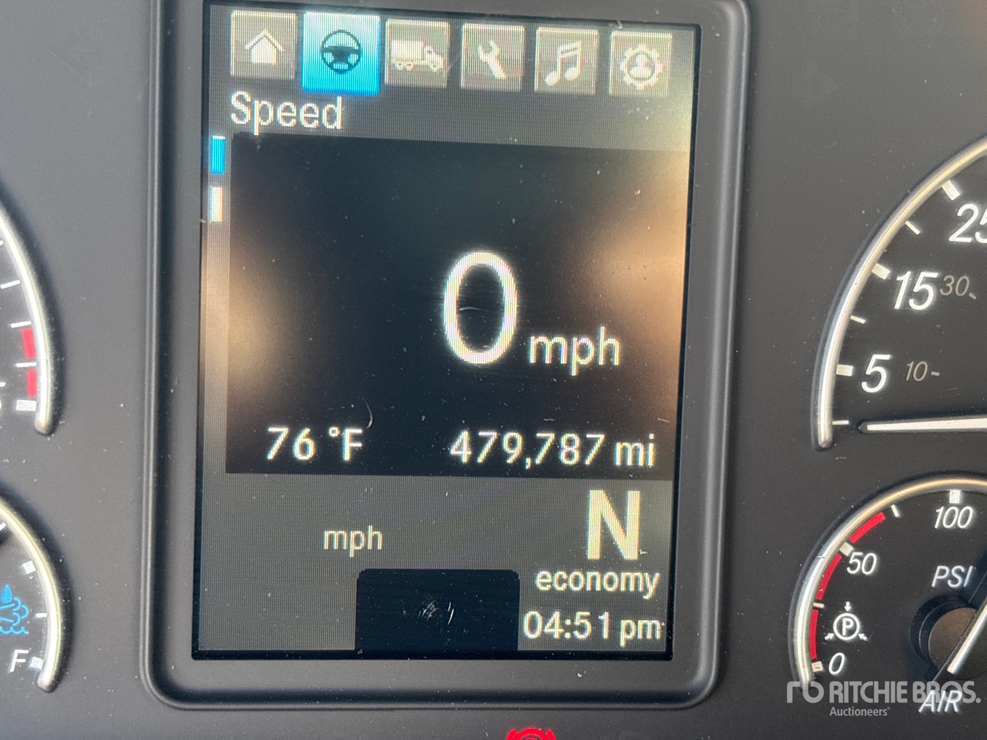 2021 Freightliner CASCADIA 126