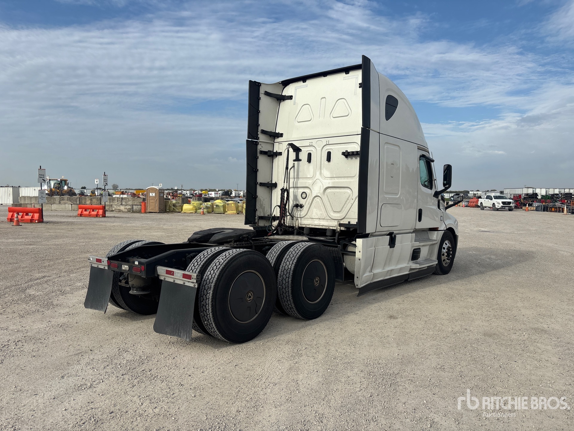 2022 Freightliner CASCADIA 126