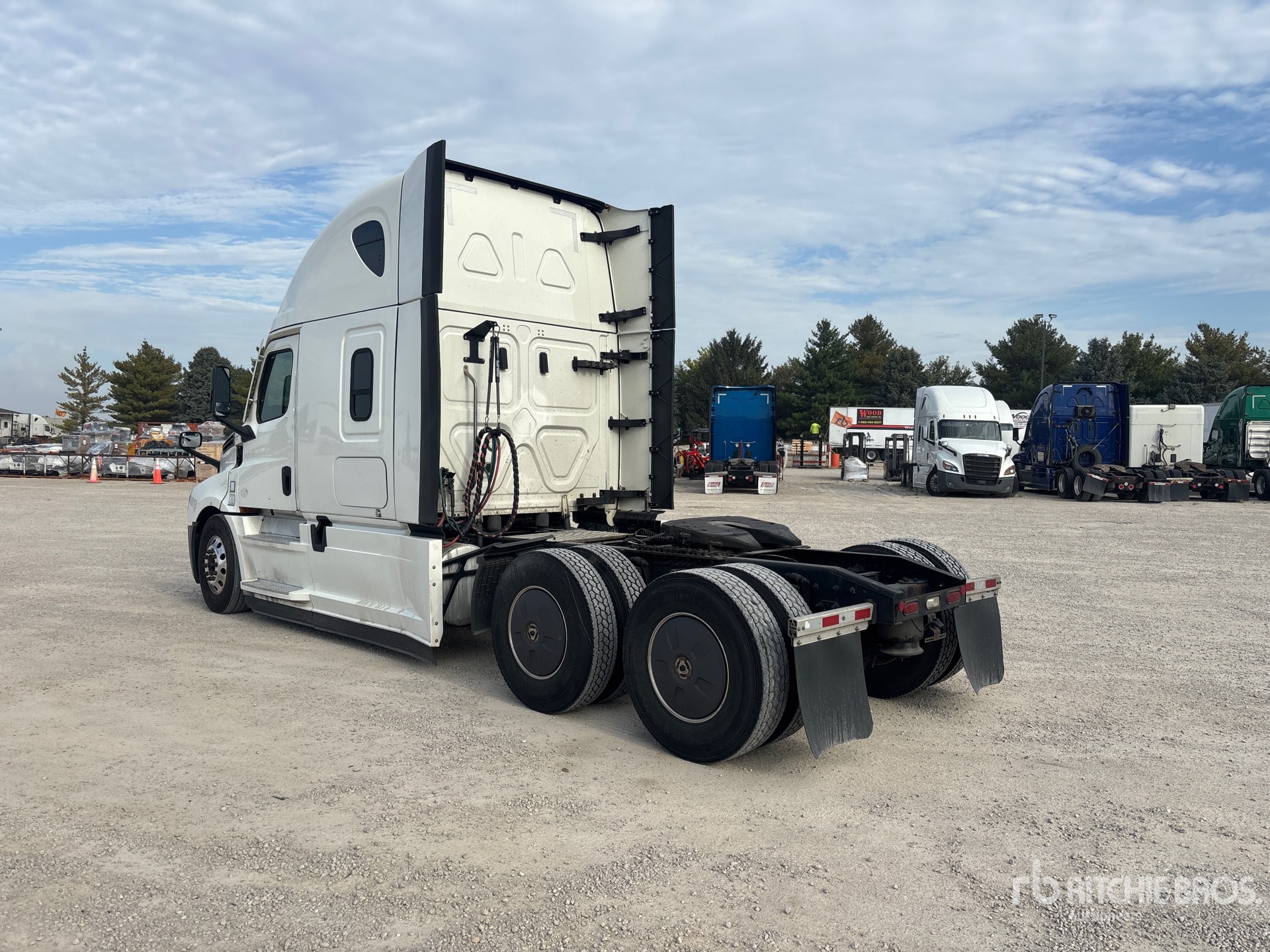 2022 Freightliner CASCADIA 126