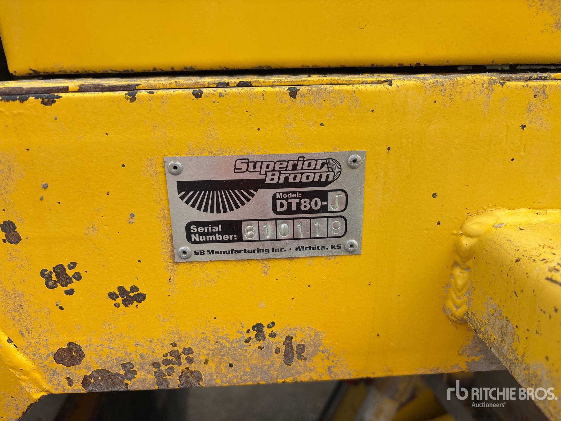2010 Superior Broom DT80J
