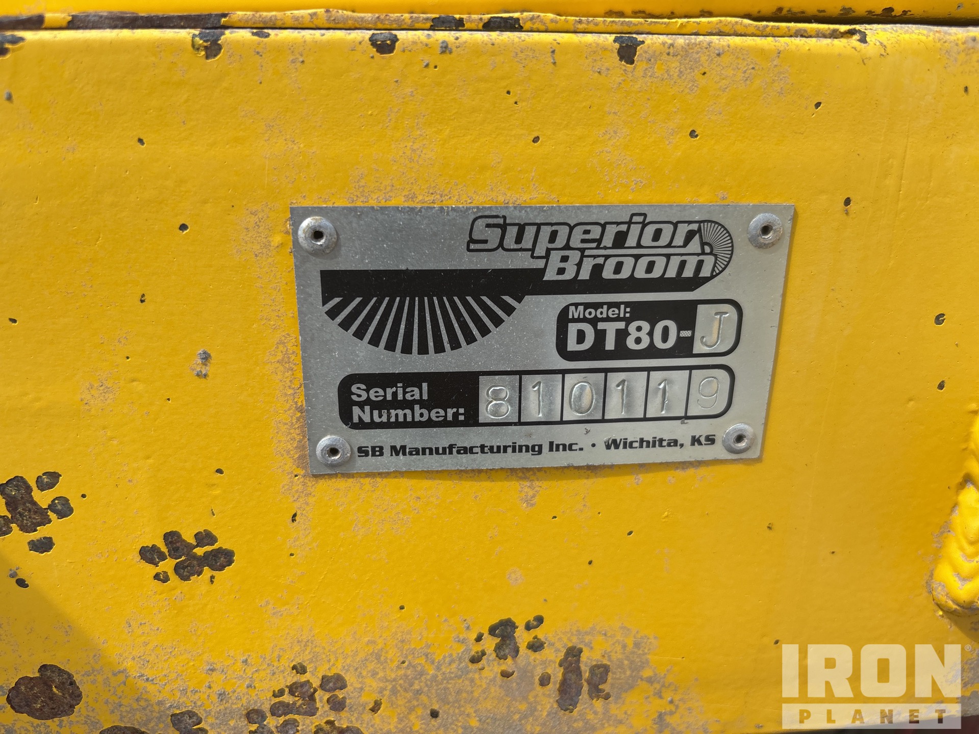 2010 Superior Broom DT80J