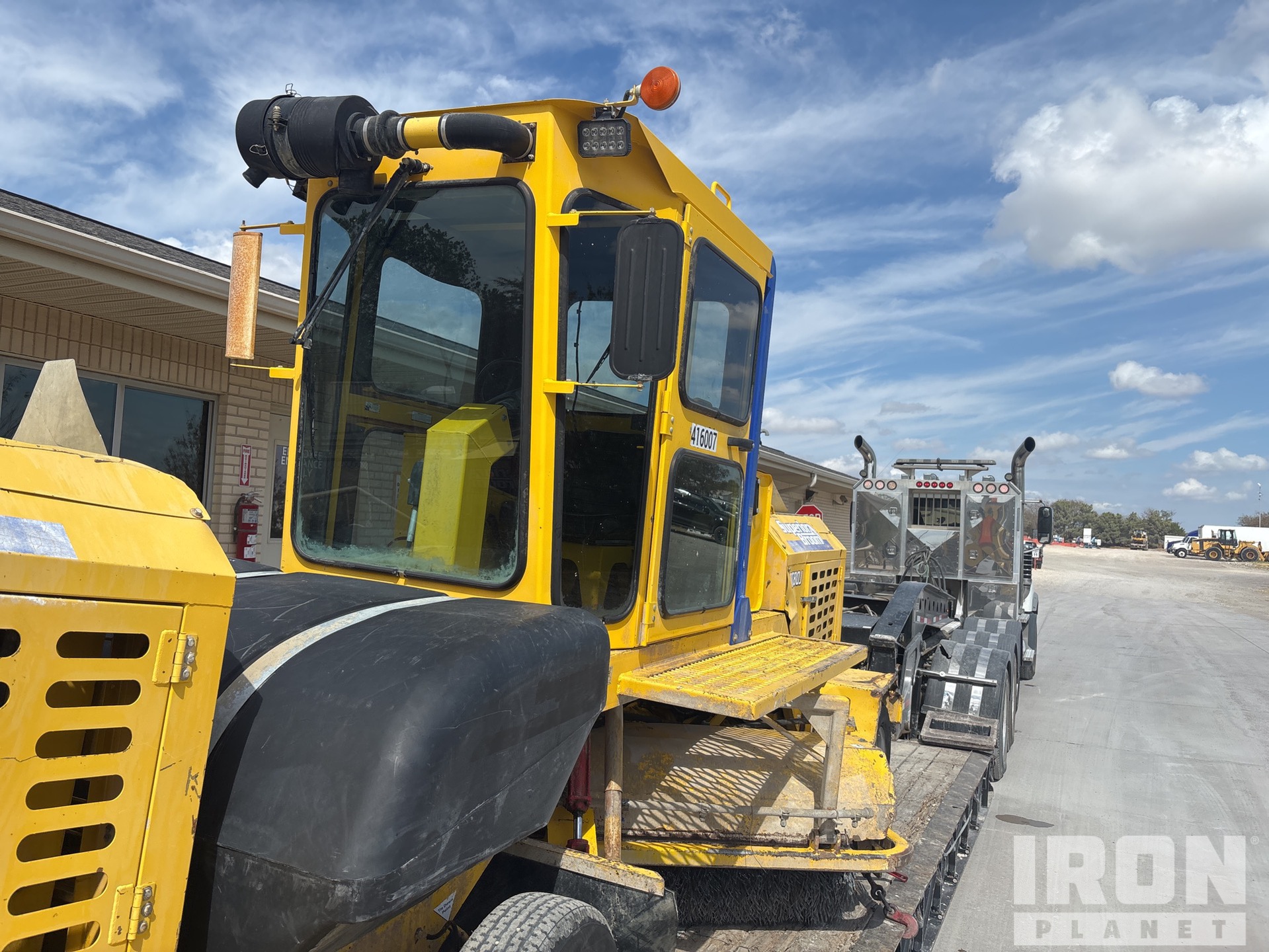 2010 Superior Broom DT80J