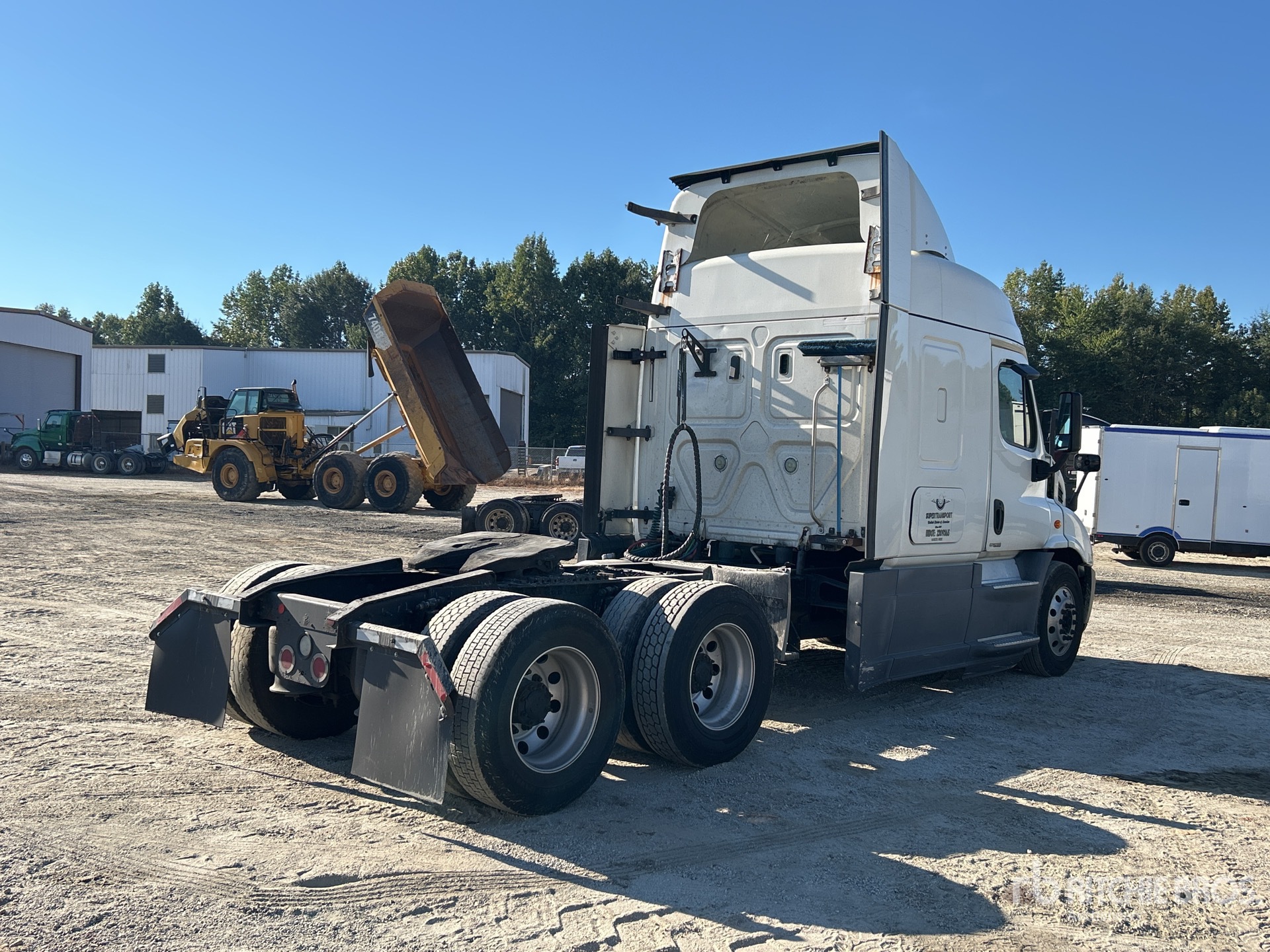 2018 Freightliner CASCADIA 113