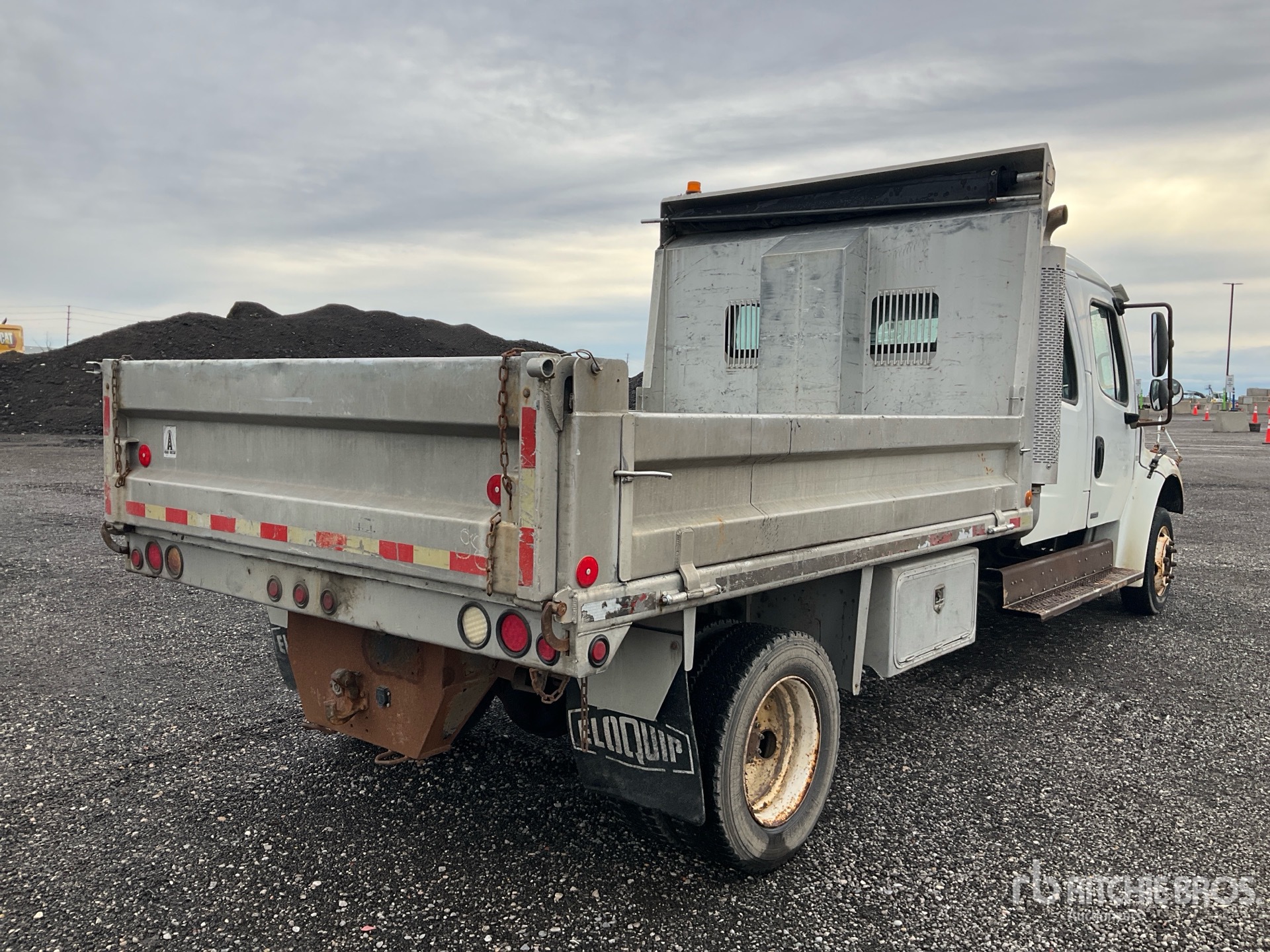 2007 Freightliner M2 106