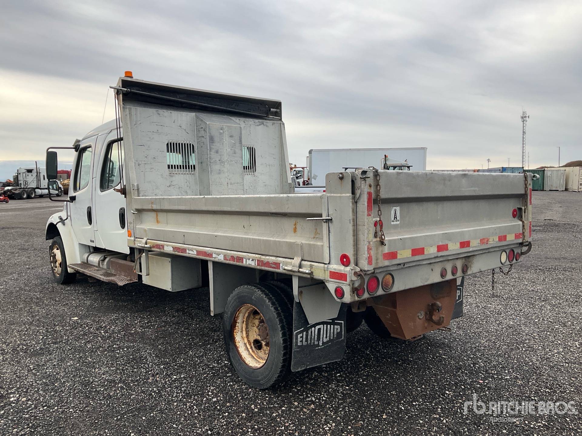 2007 Freightliner M2 106