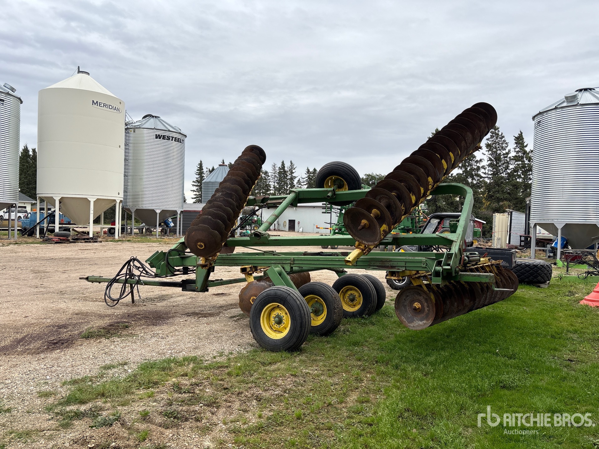 John Deere 220