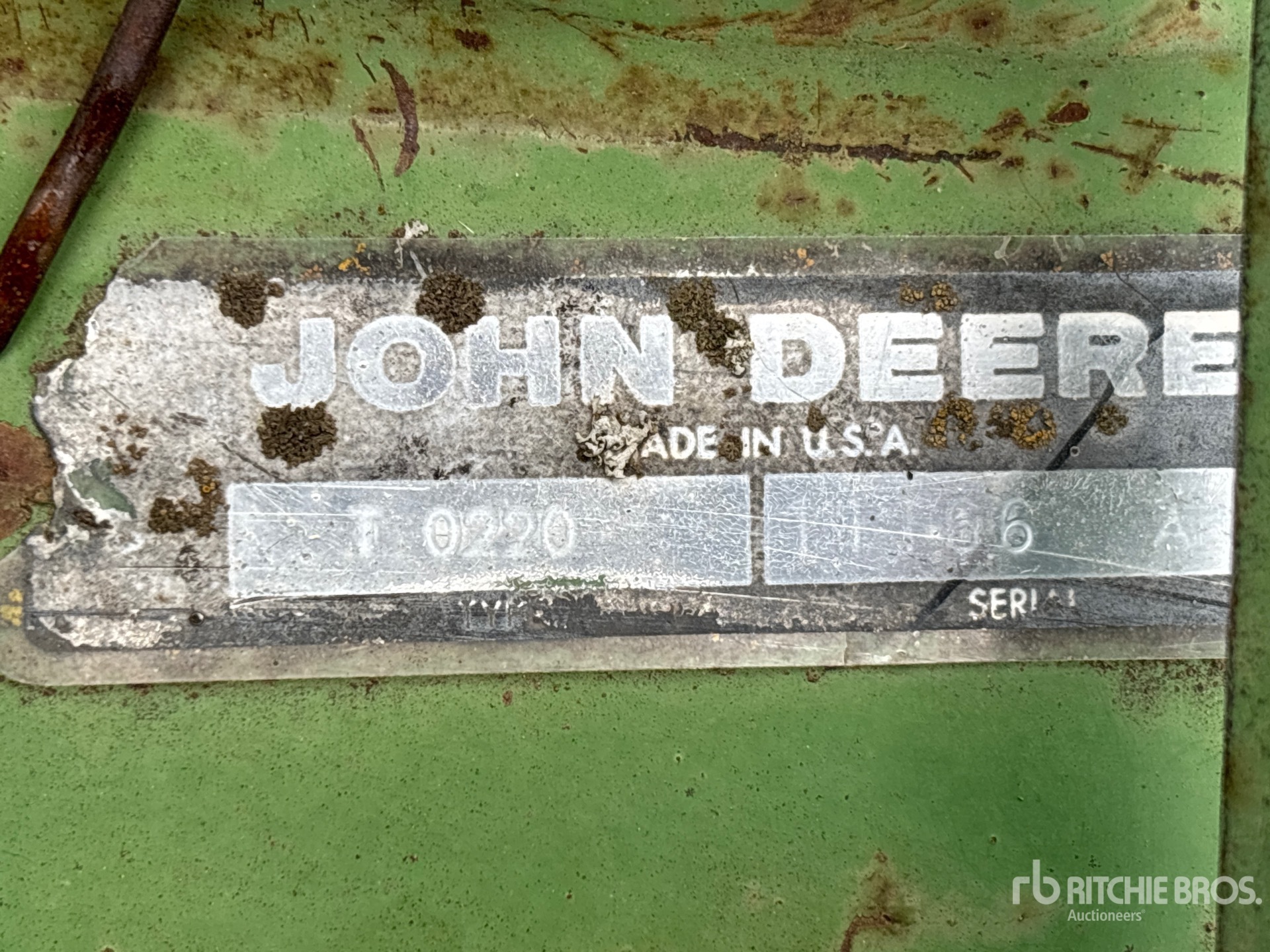 John Deere 220