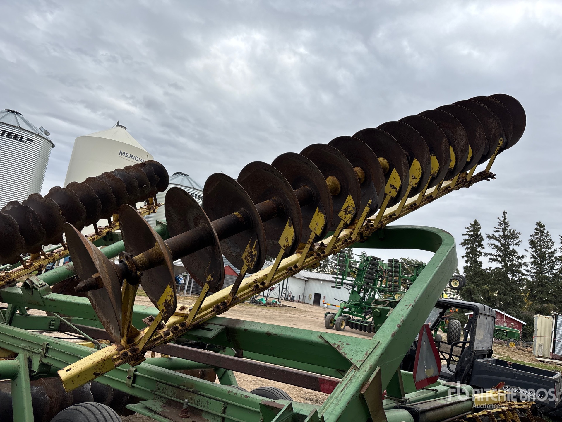 John Deere 220