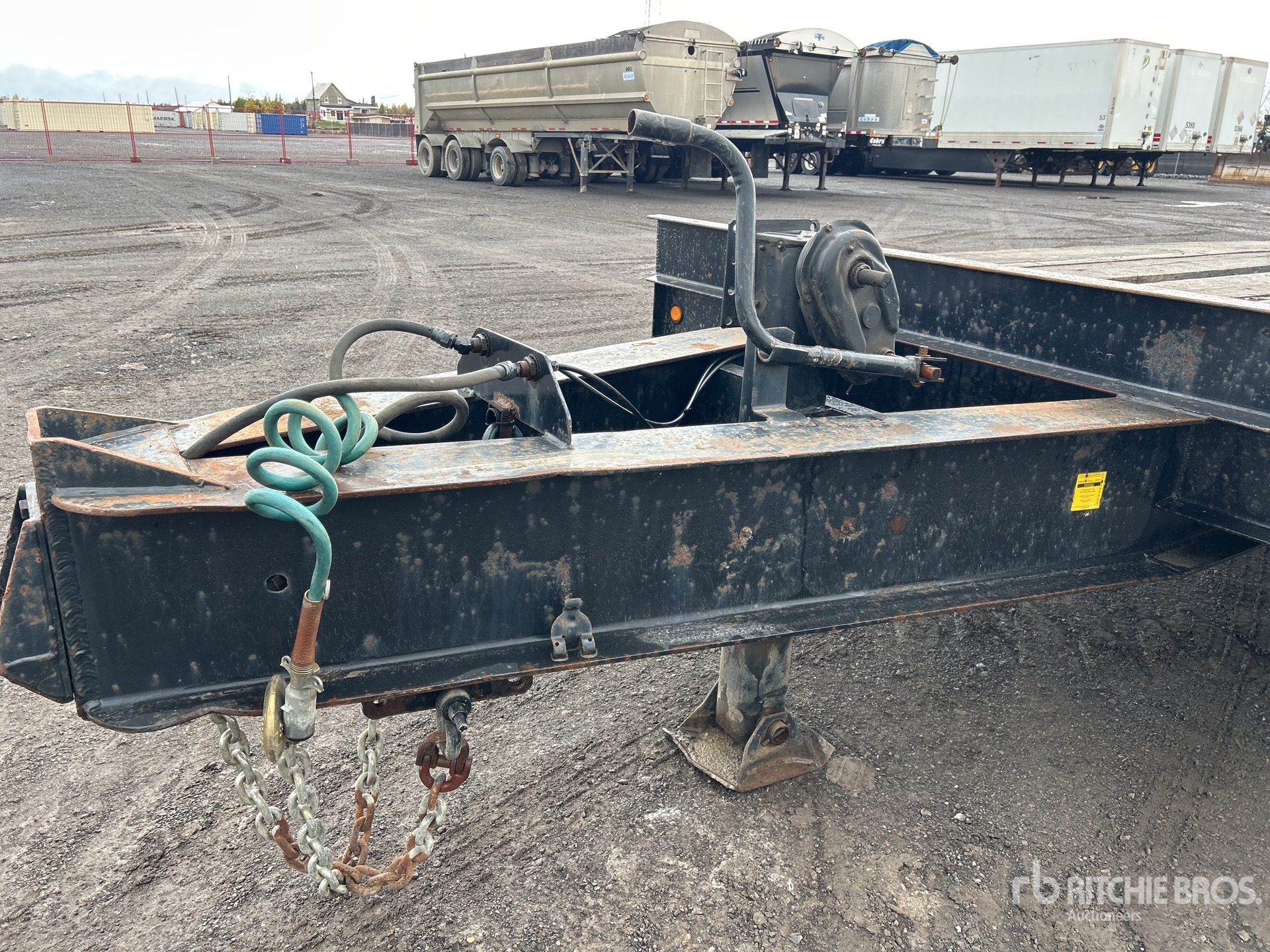 2001 Load Star Trailer 27 FT T/A