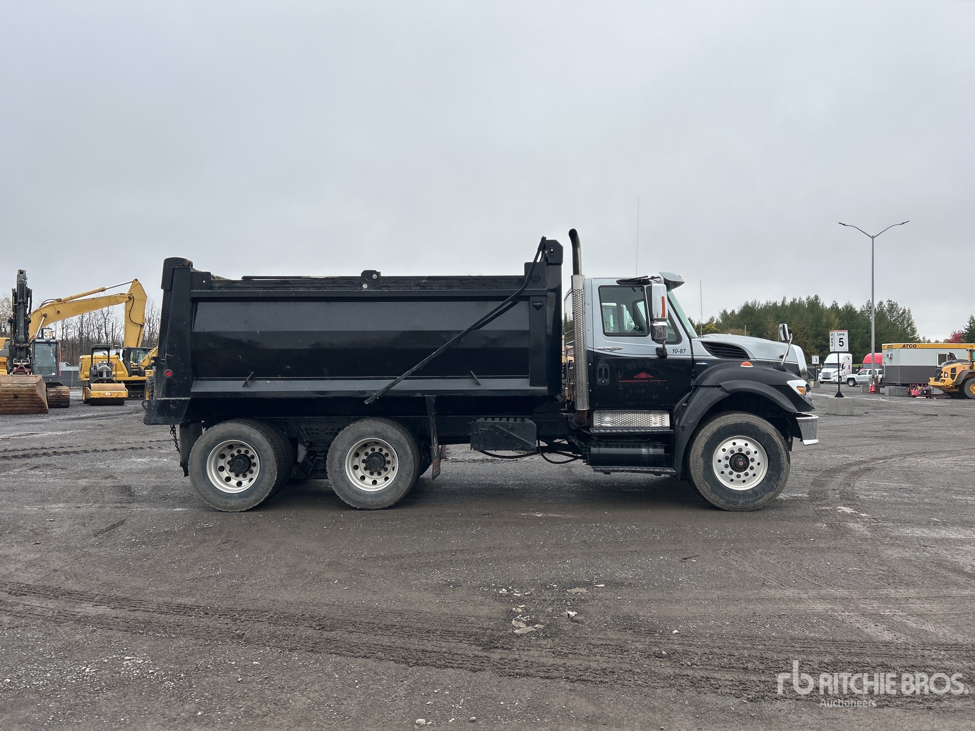 2010 International WORKSTAR 7400
