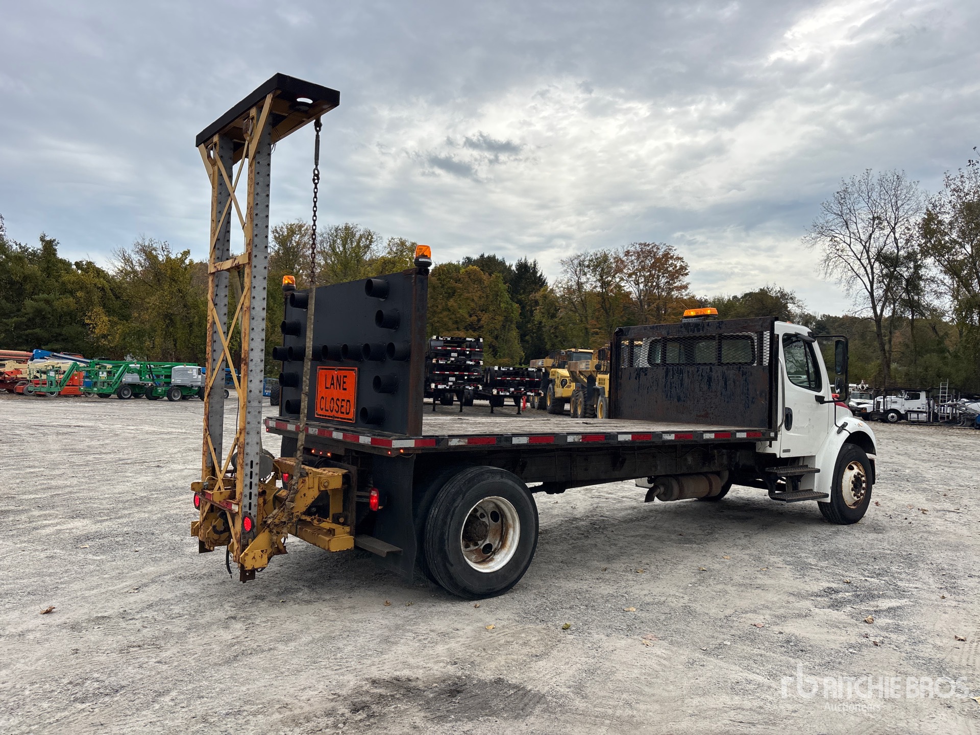 2006 Freightliner M2 106