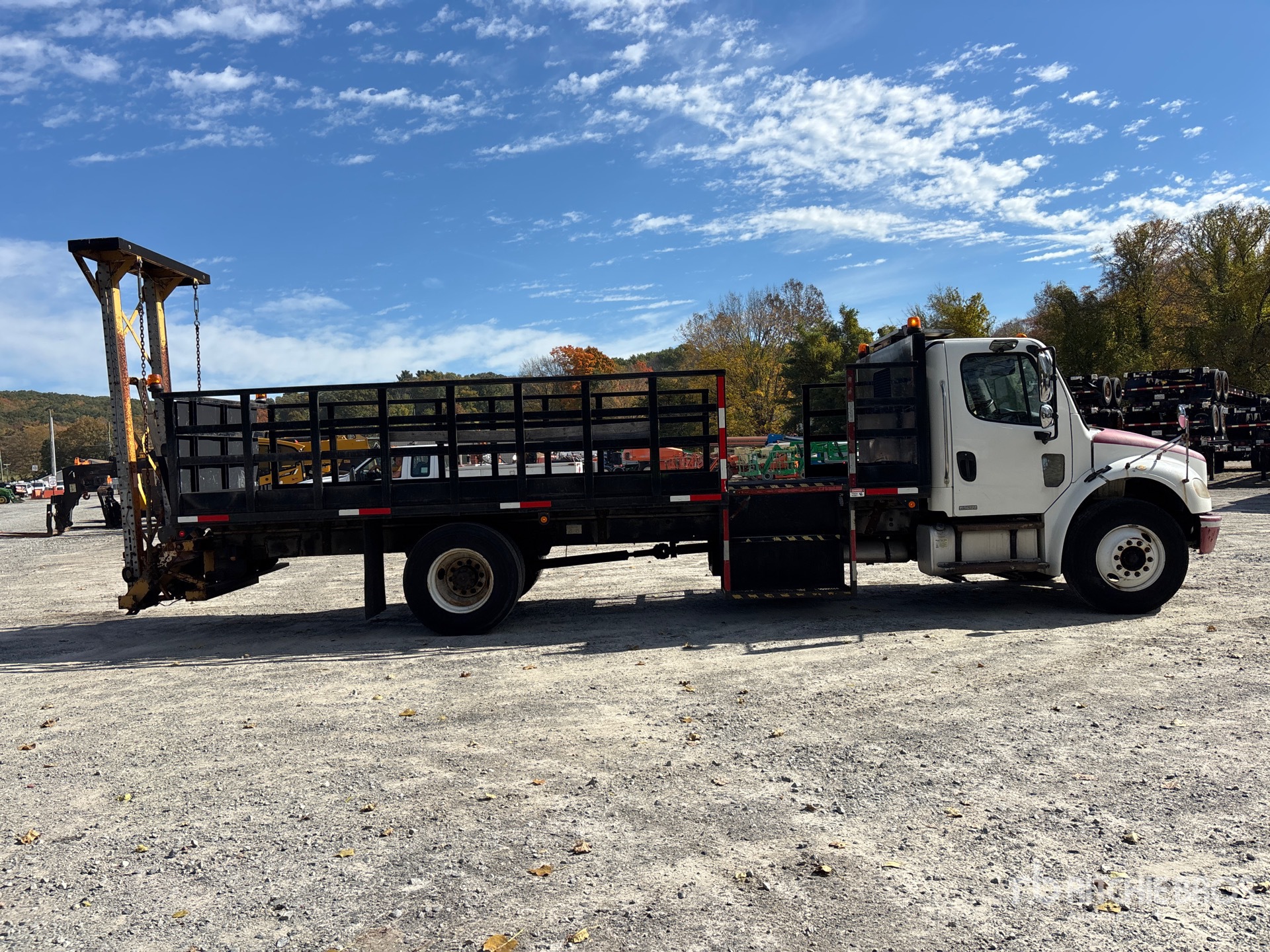 2007 Freightliner M2 106