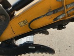 Hydraulics with Thumb Cylinder