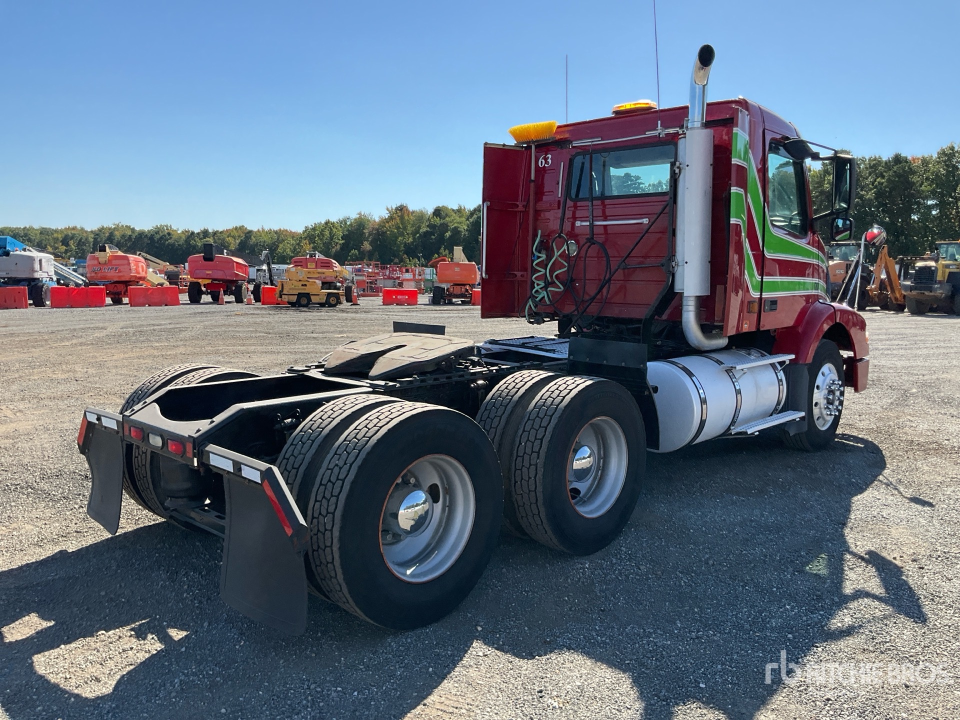 2004 Volvo VNM