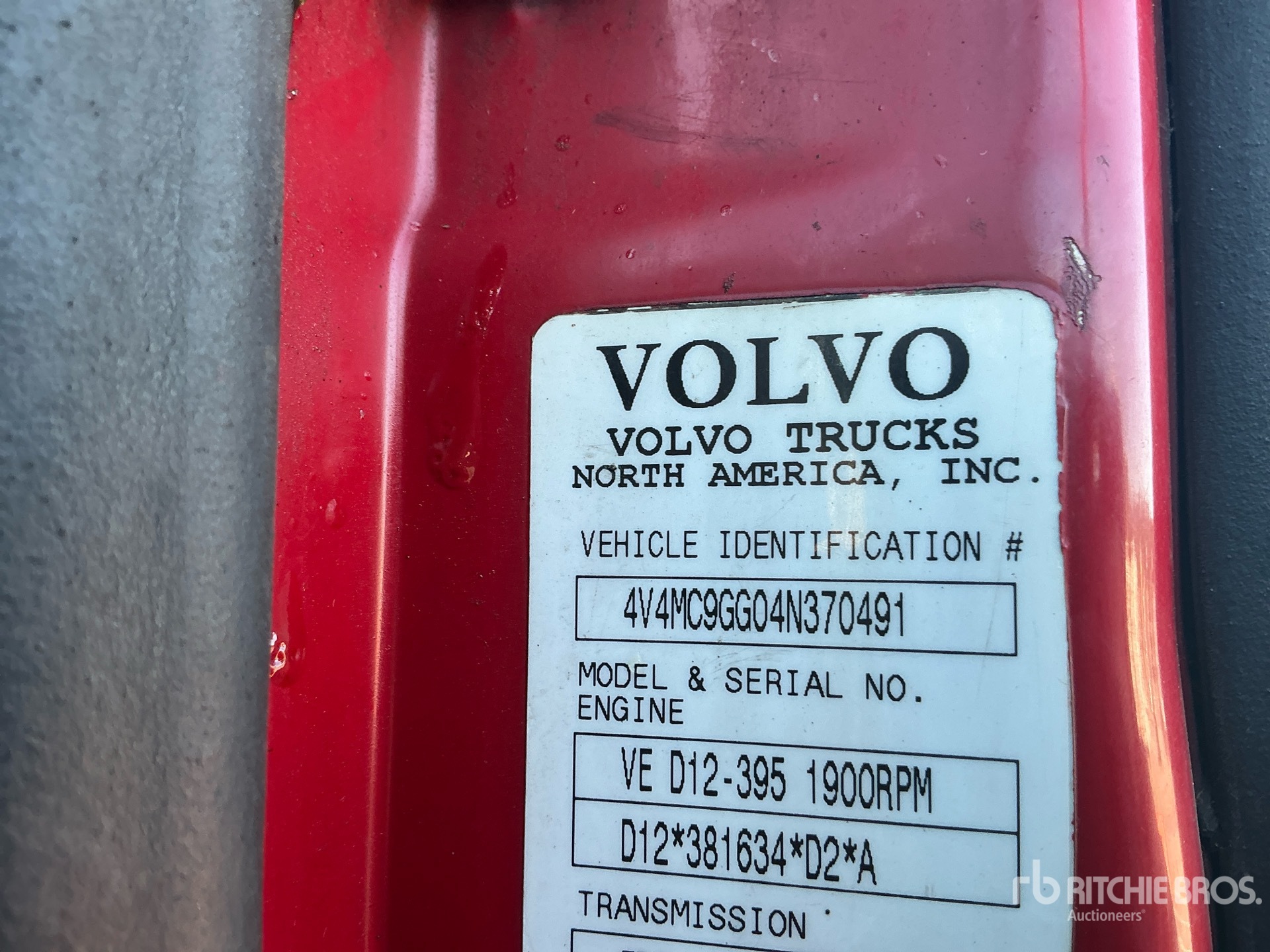 2004 Volvo VNM
