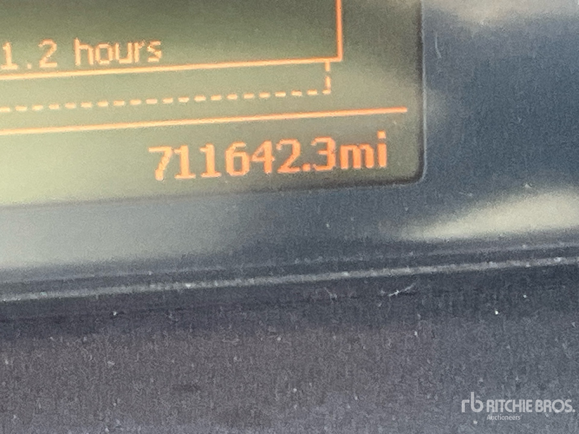 2004 Volvo VNM