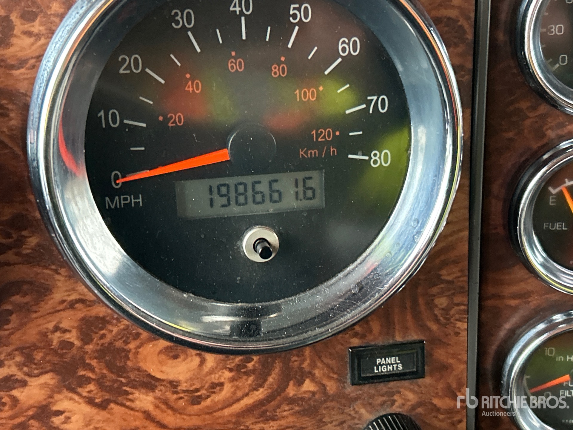 2002 Kenworth T800