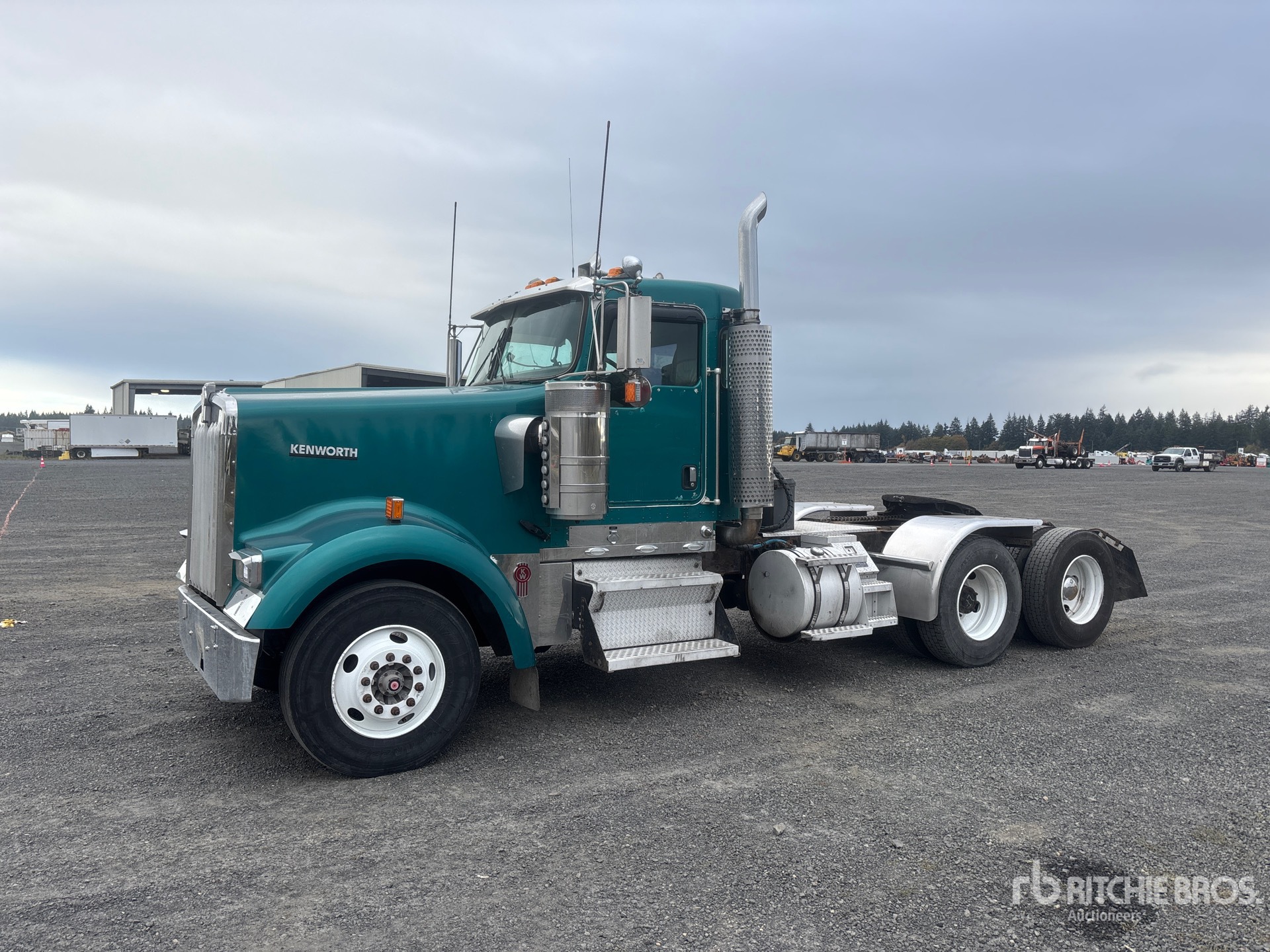 2005 Kenworth W900