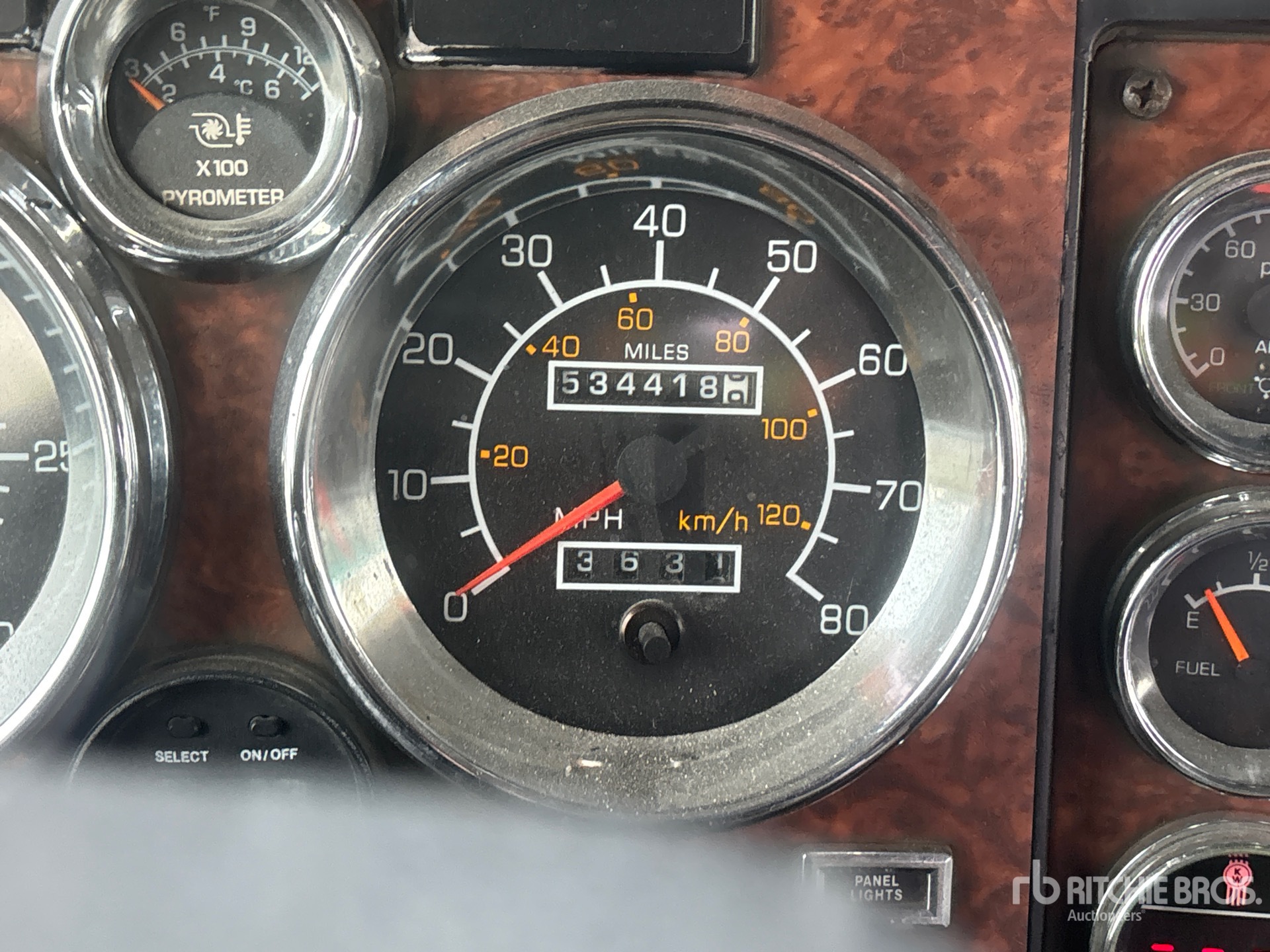 2005 Kenworth W900
