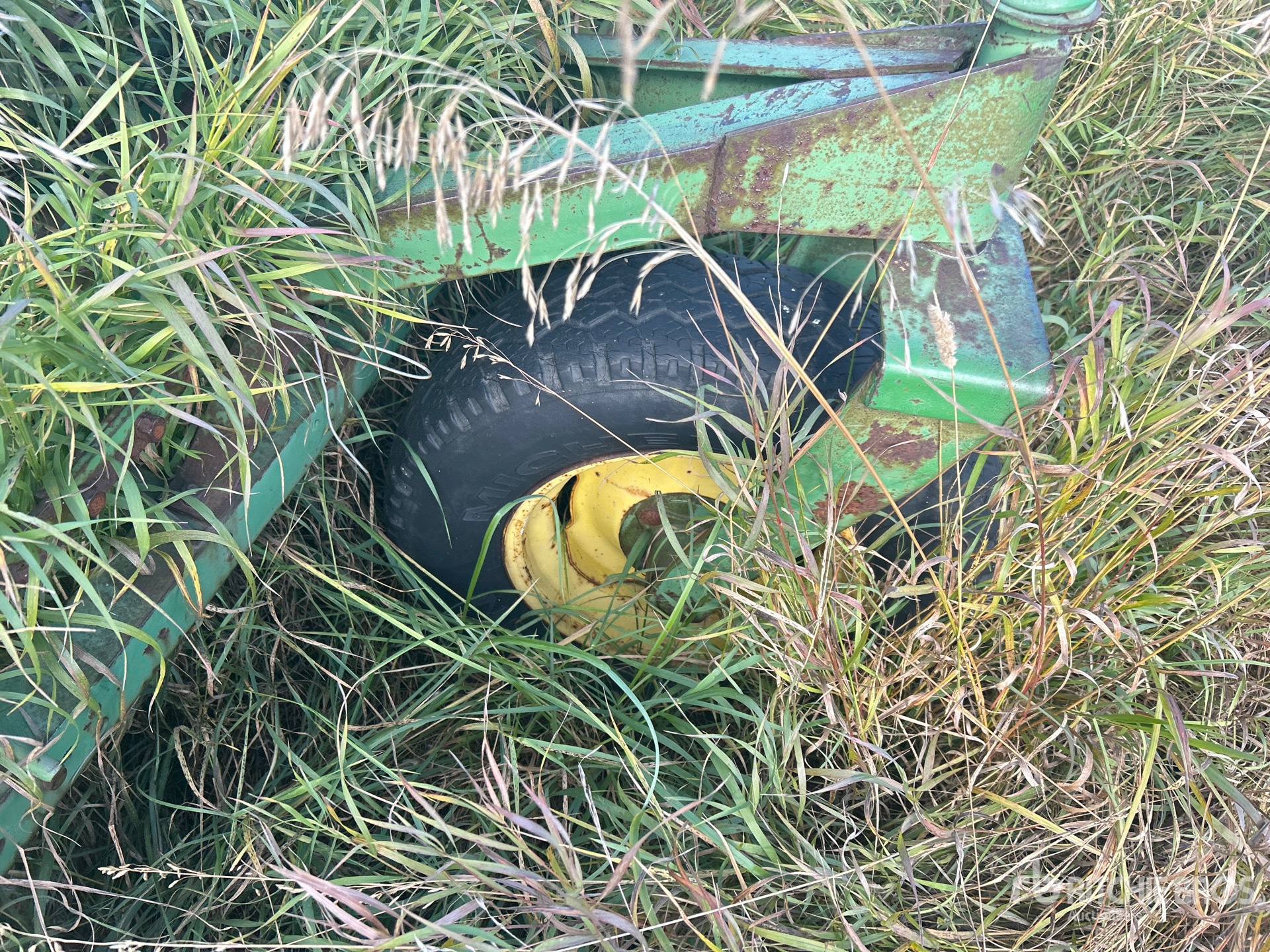 John Deere 23 ft