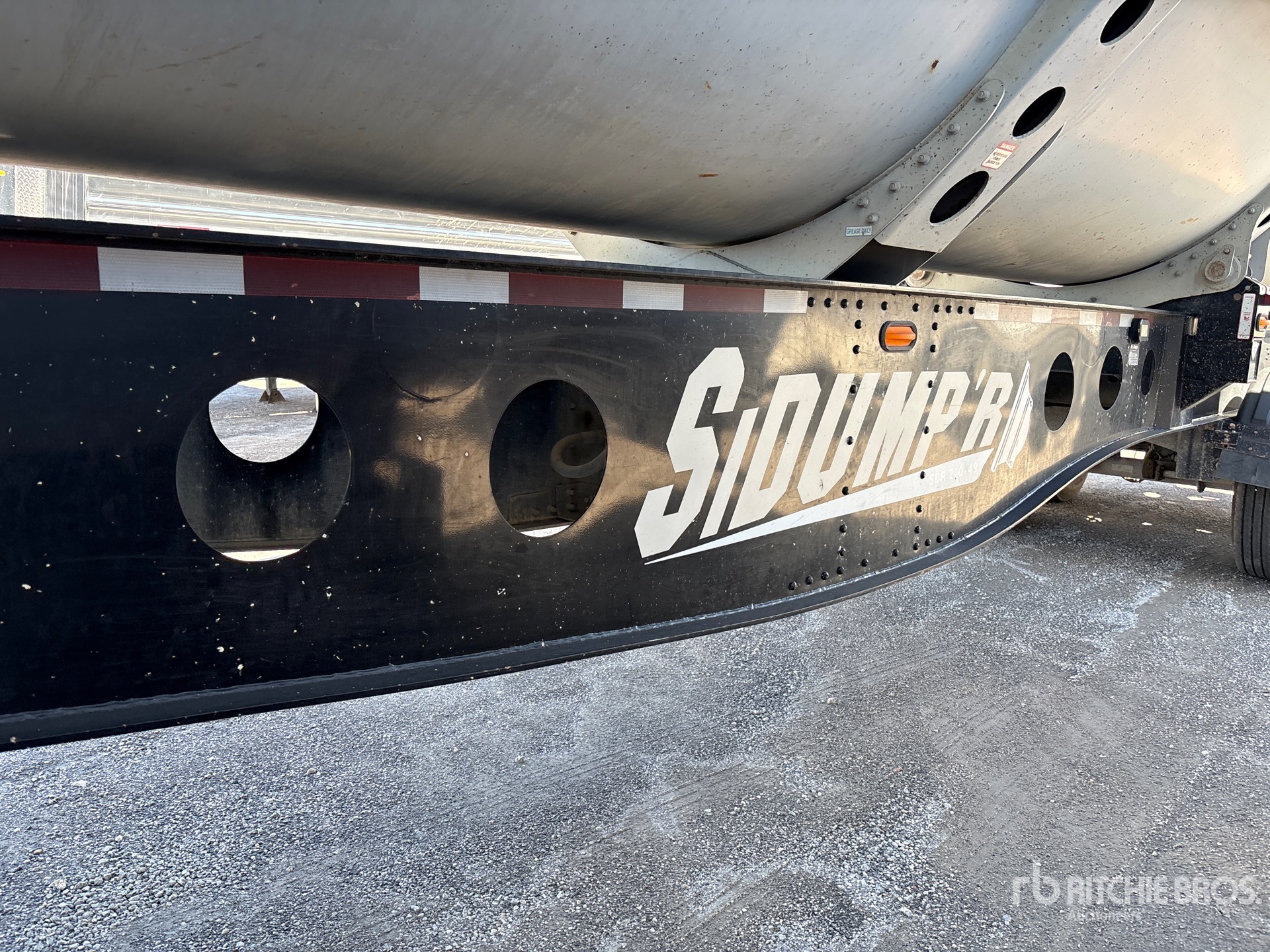 2015 SiDumpr 36 FT 8 IN T/A LEAD