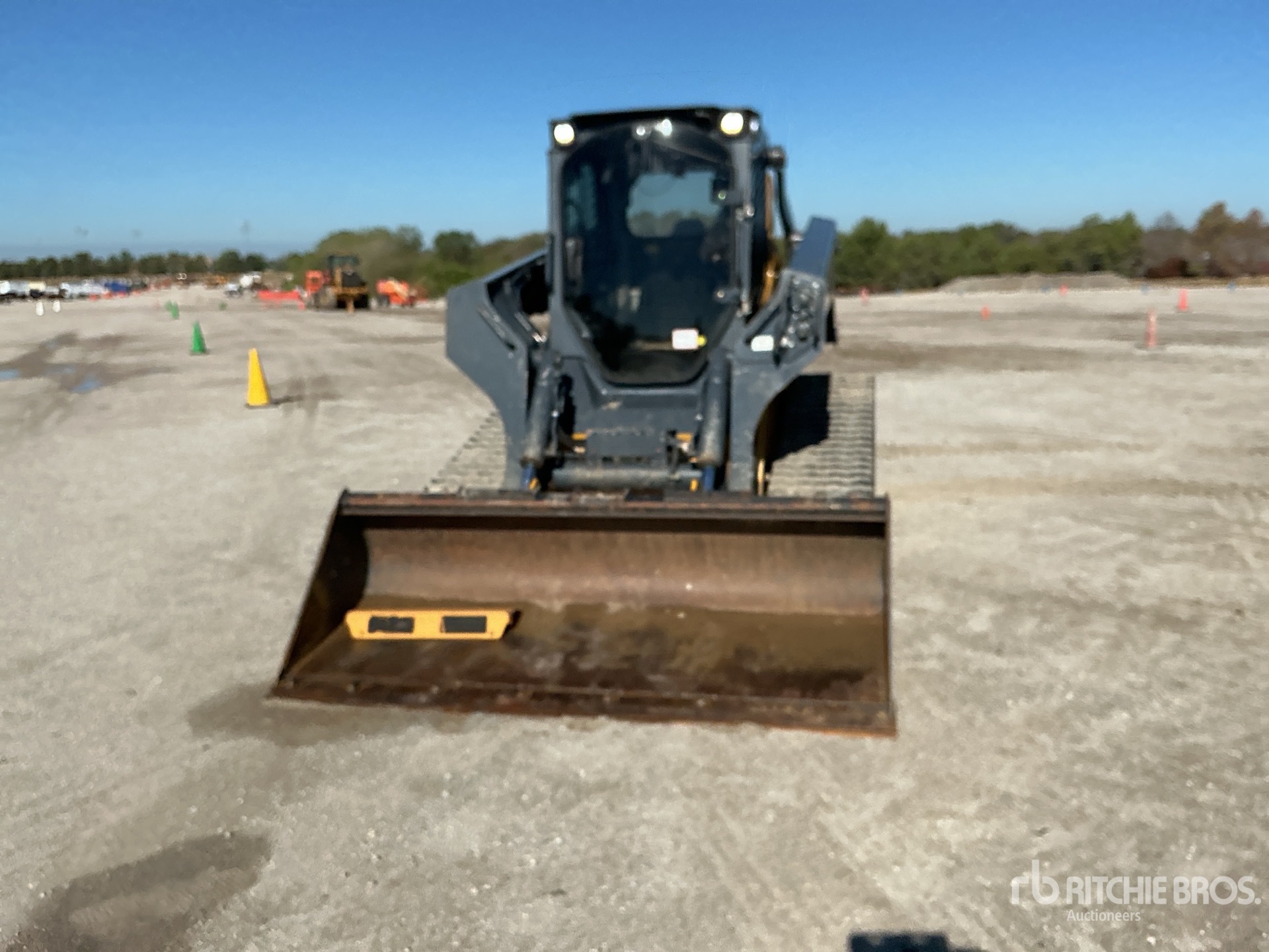 2017 John Deere 333G