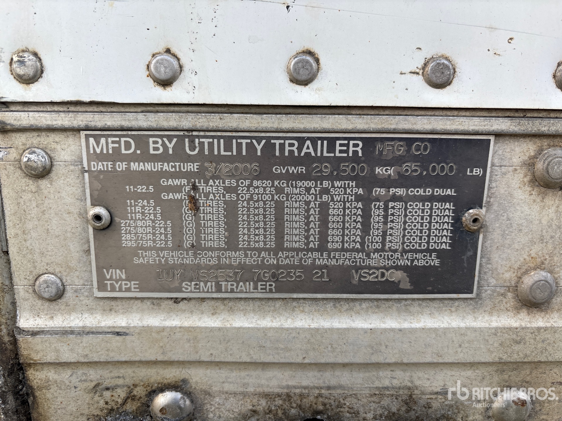 2007 Utility 53 FT X 102 IN TRI/A HEATED