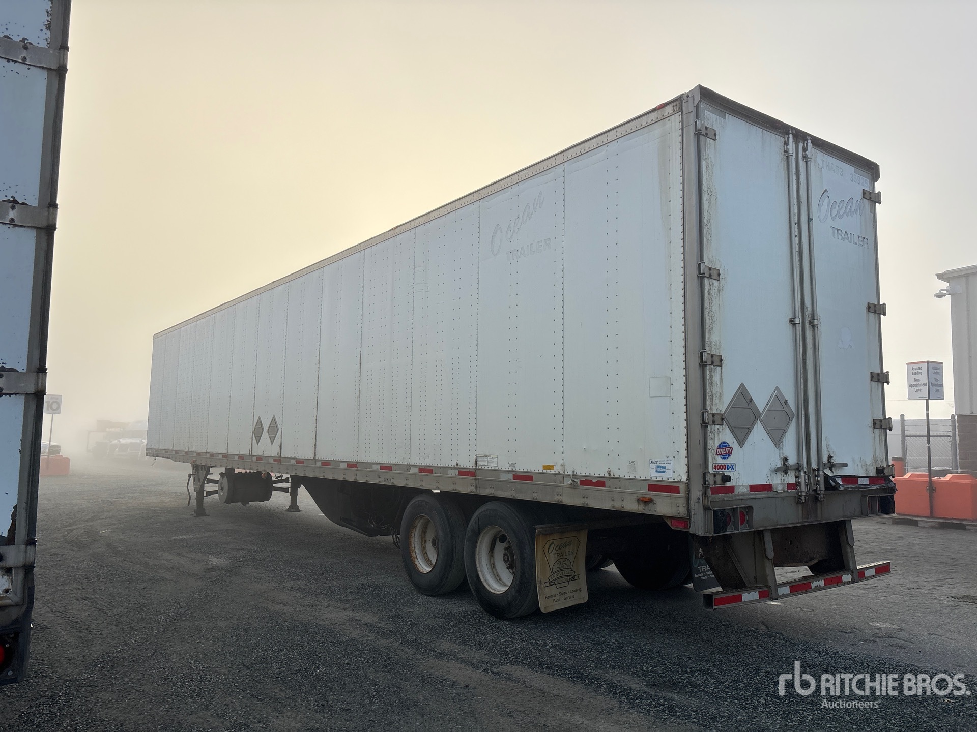 2007 Utility 53 FT X 102 IN TRI/A HEATED
