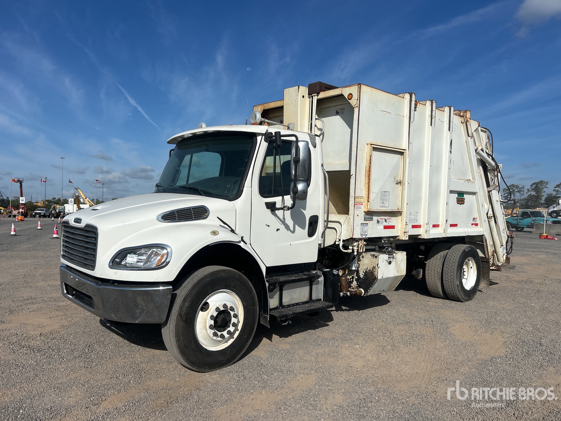 Photo of 2014 Freightliner M2 106