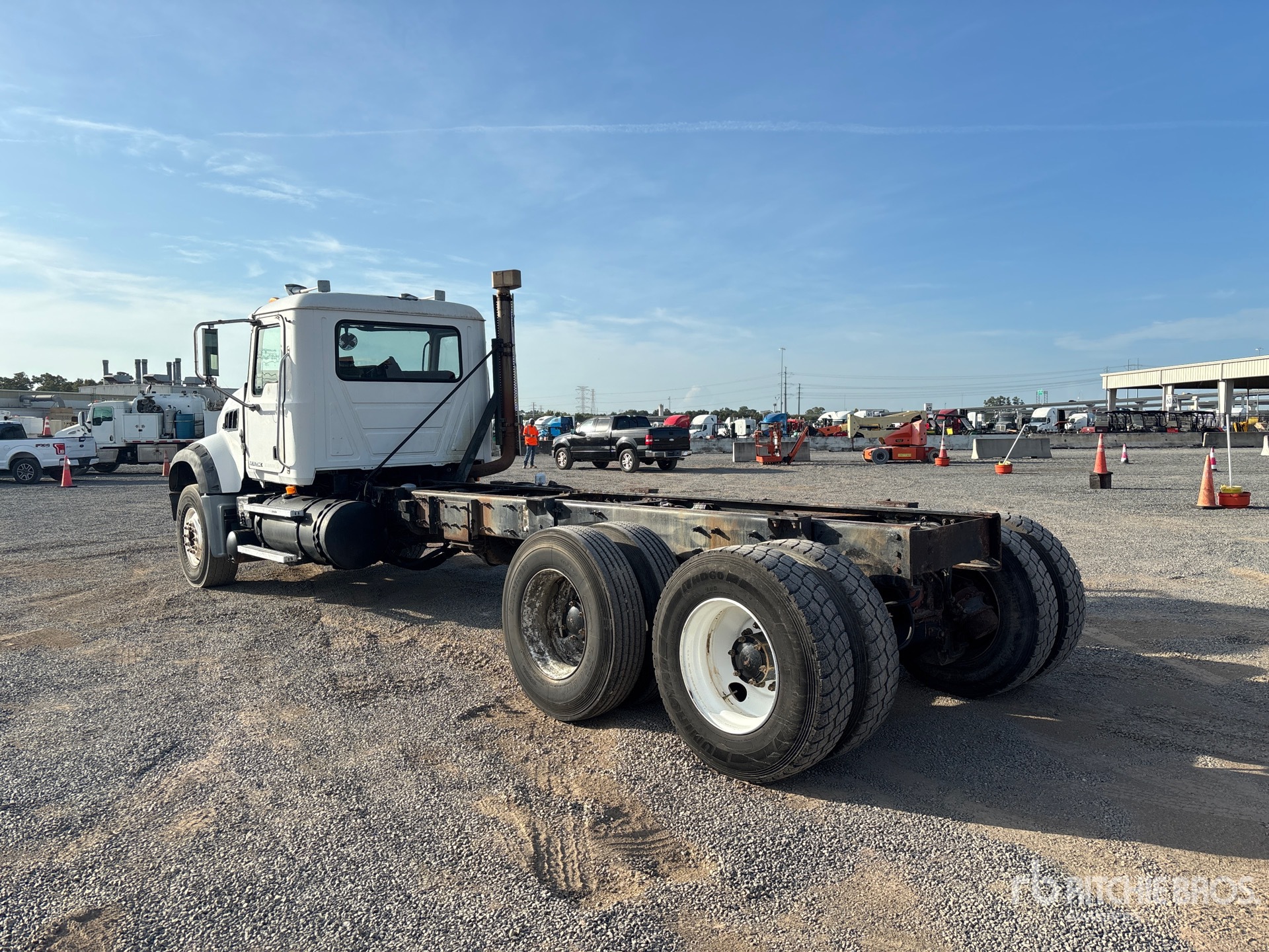2010 Mack GU713