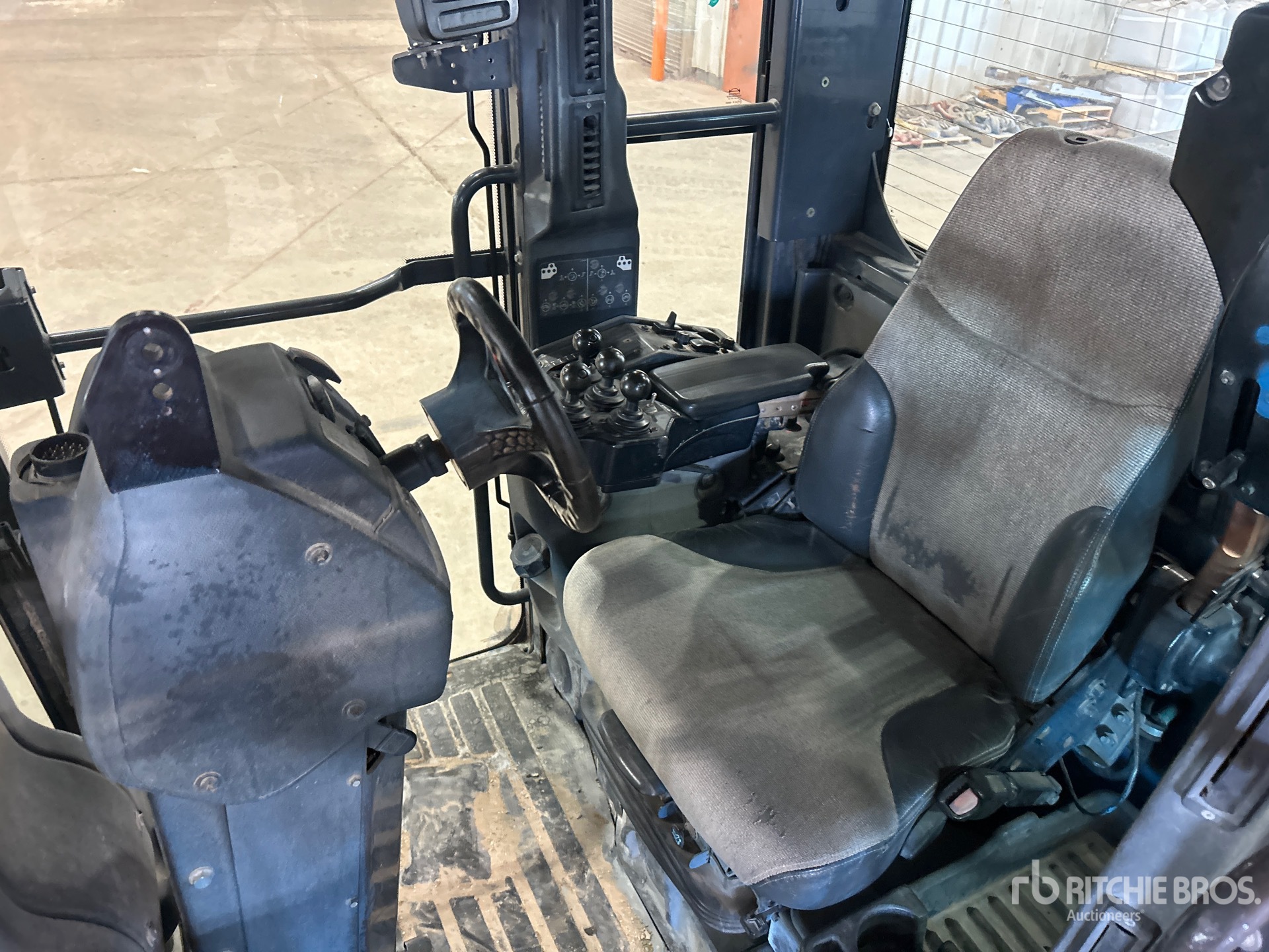 2010 John Deere 672GP