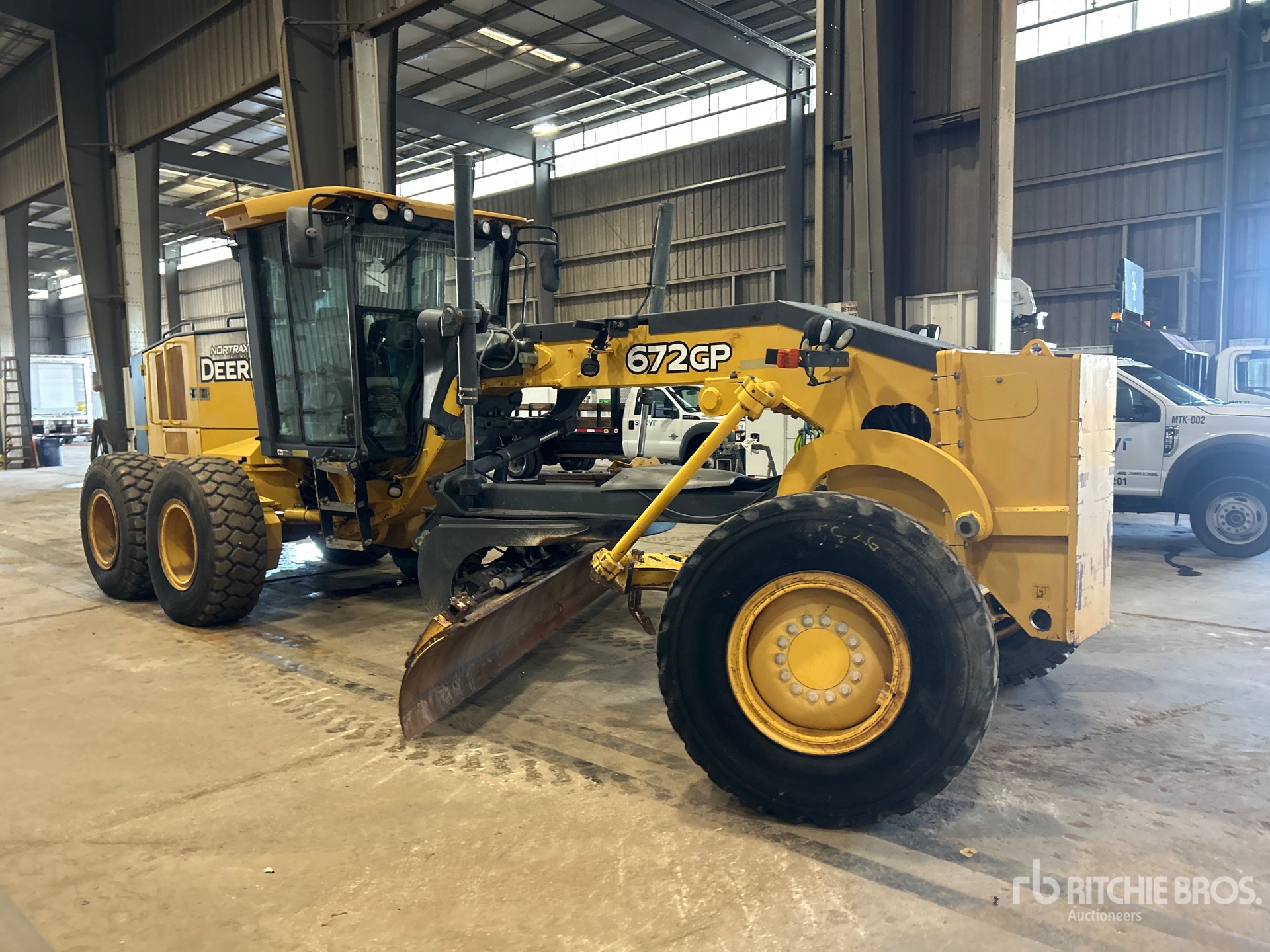 2010 John Deere 672GP
