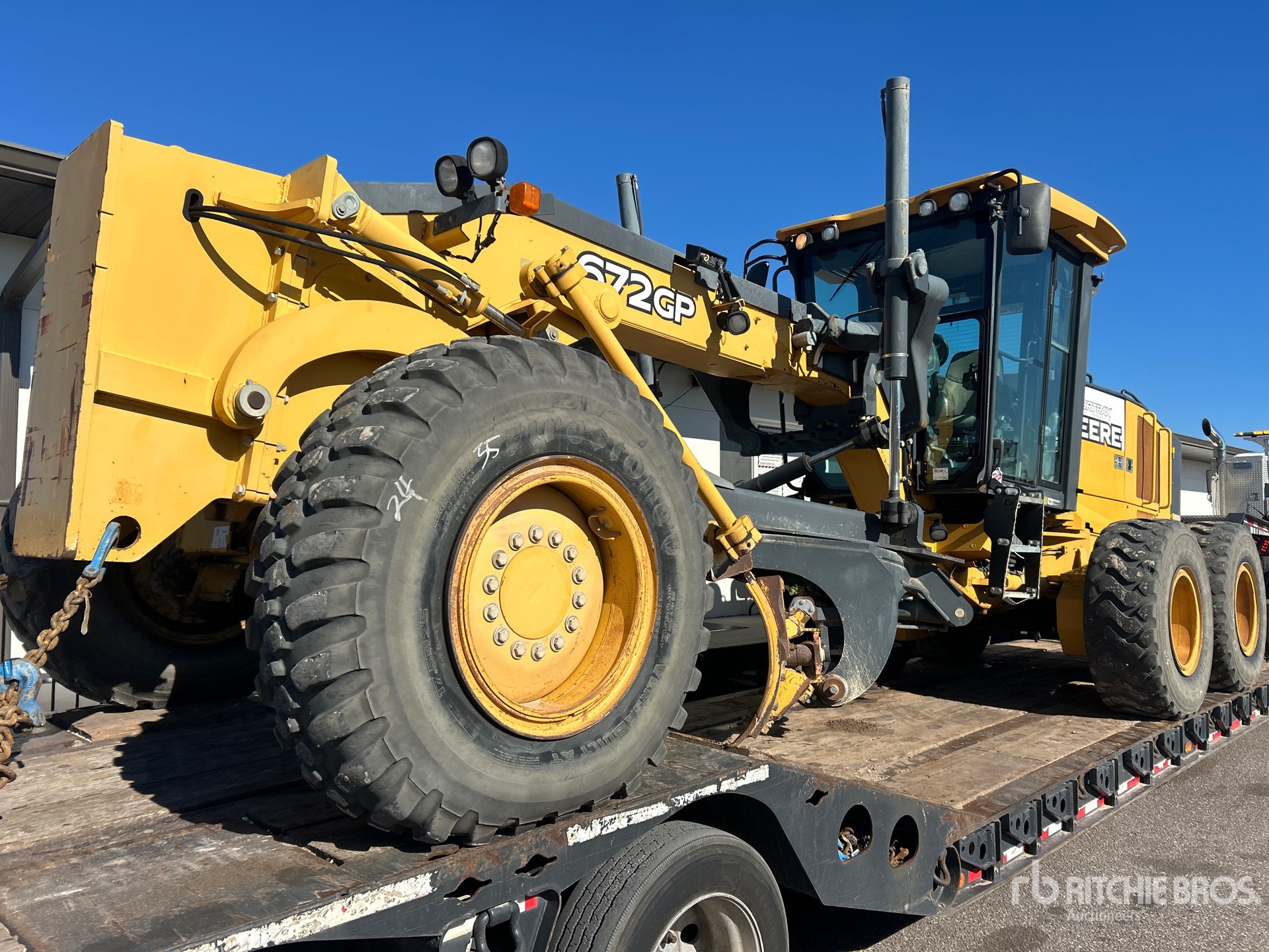 2010 John Deere 672GP