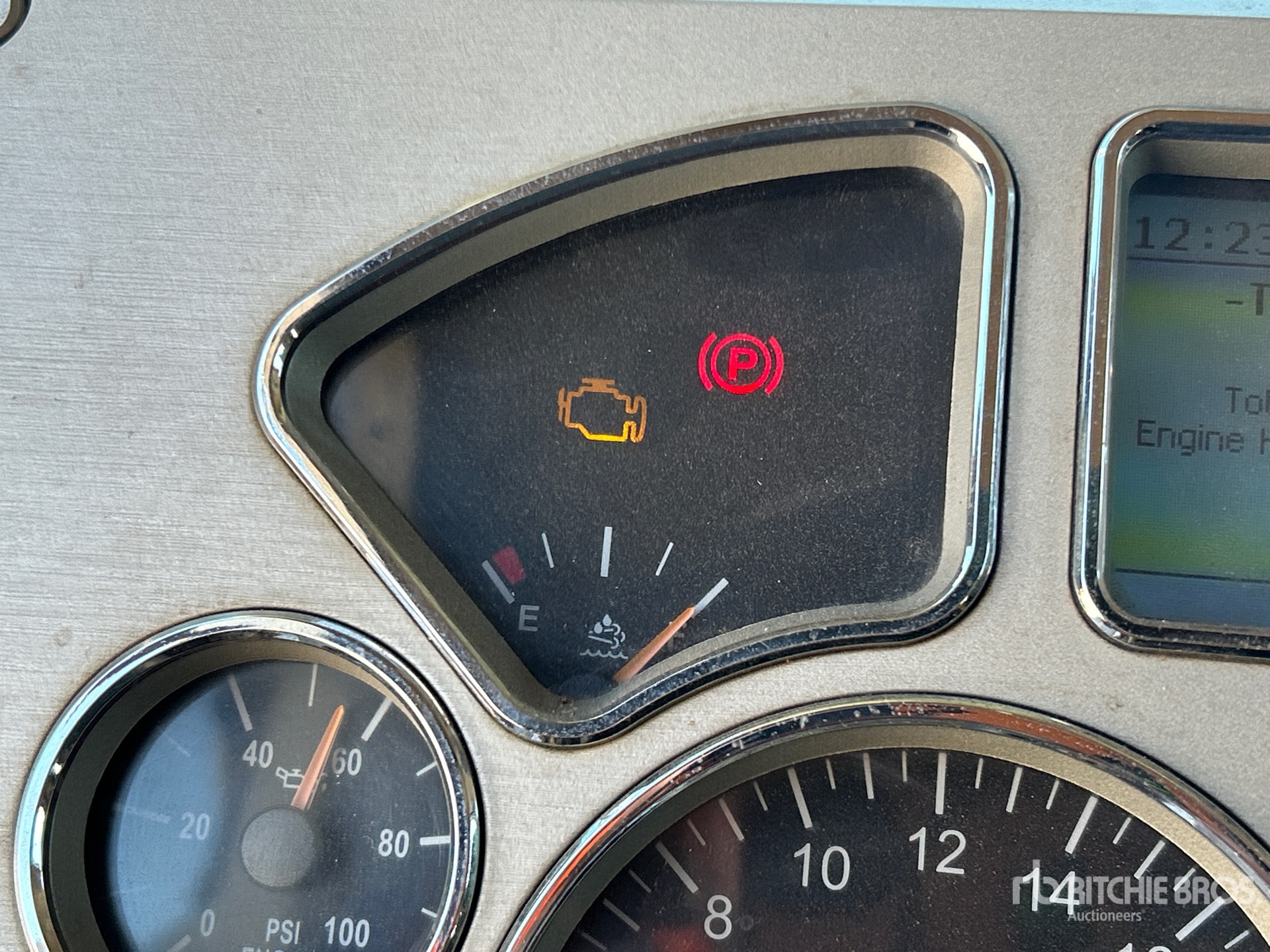 2018 Mack GU813