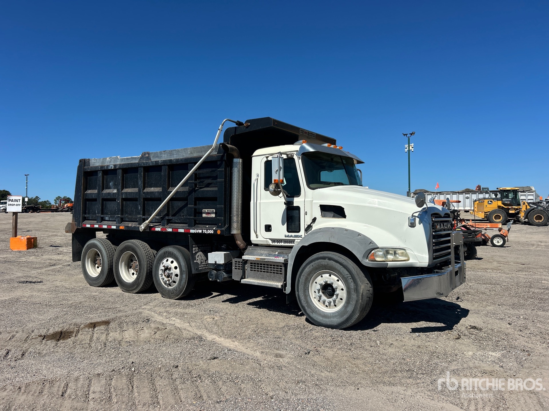 2018 Mack GU813
