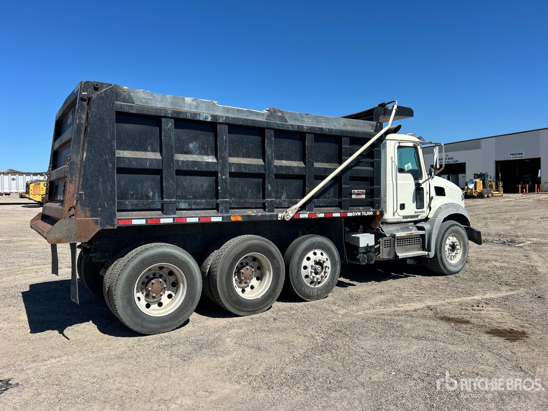 2018 Mack GU813