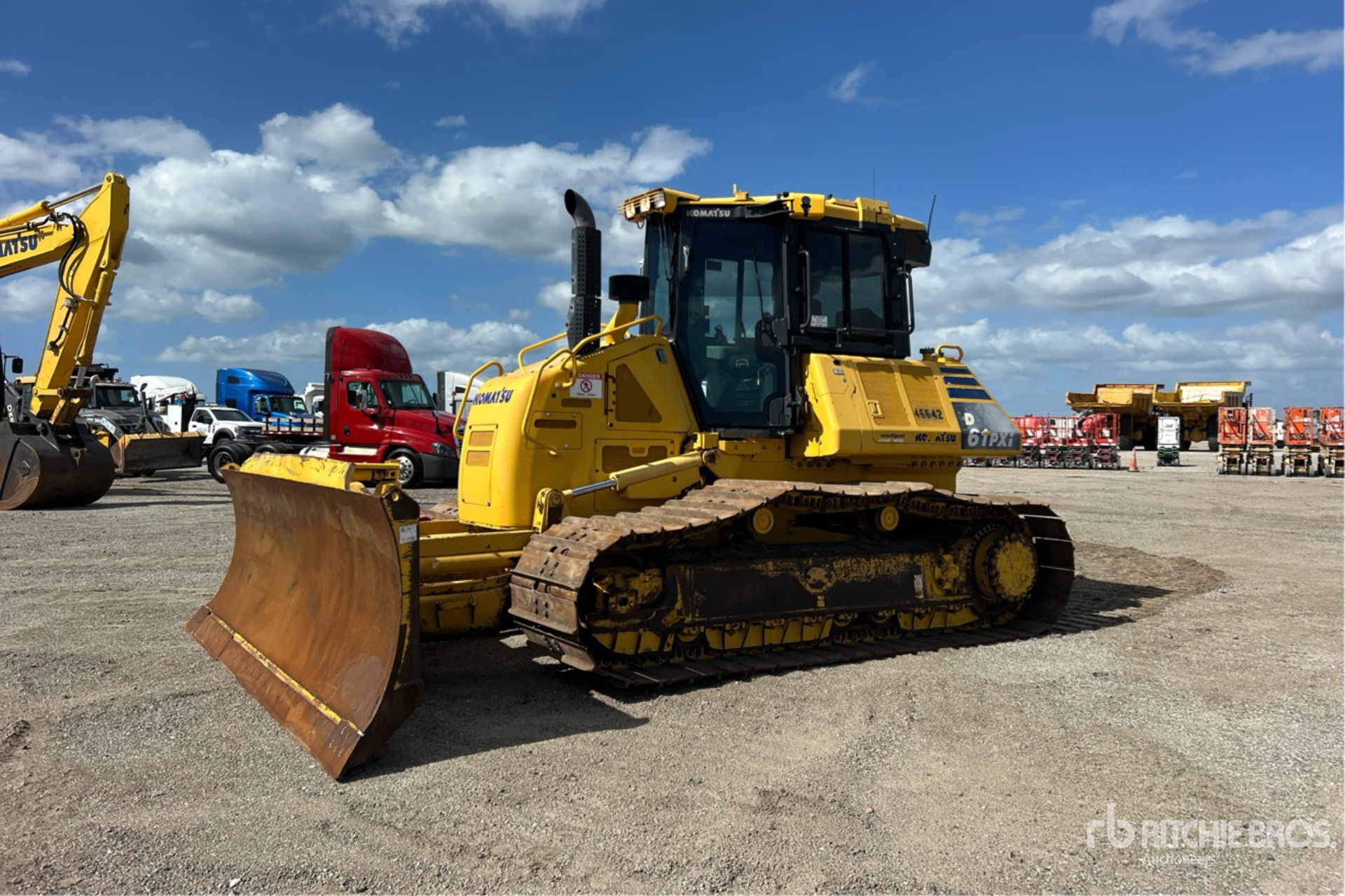 2020 Komatsu D61PXI-24