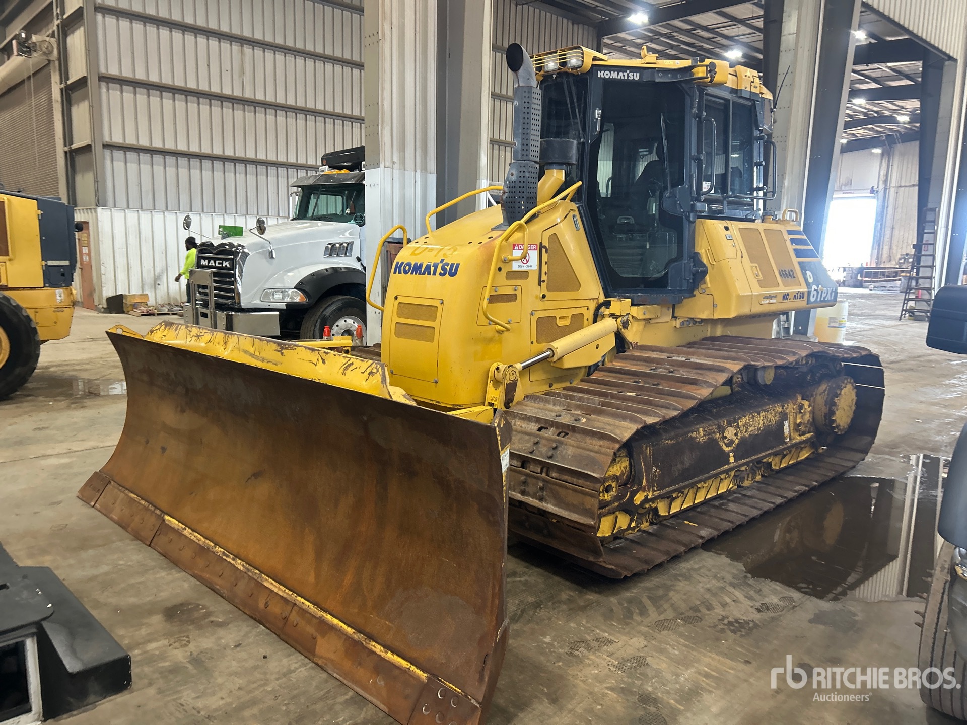2020 Komatsu D61PXI-24